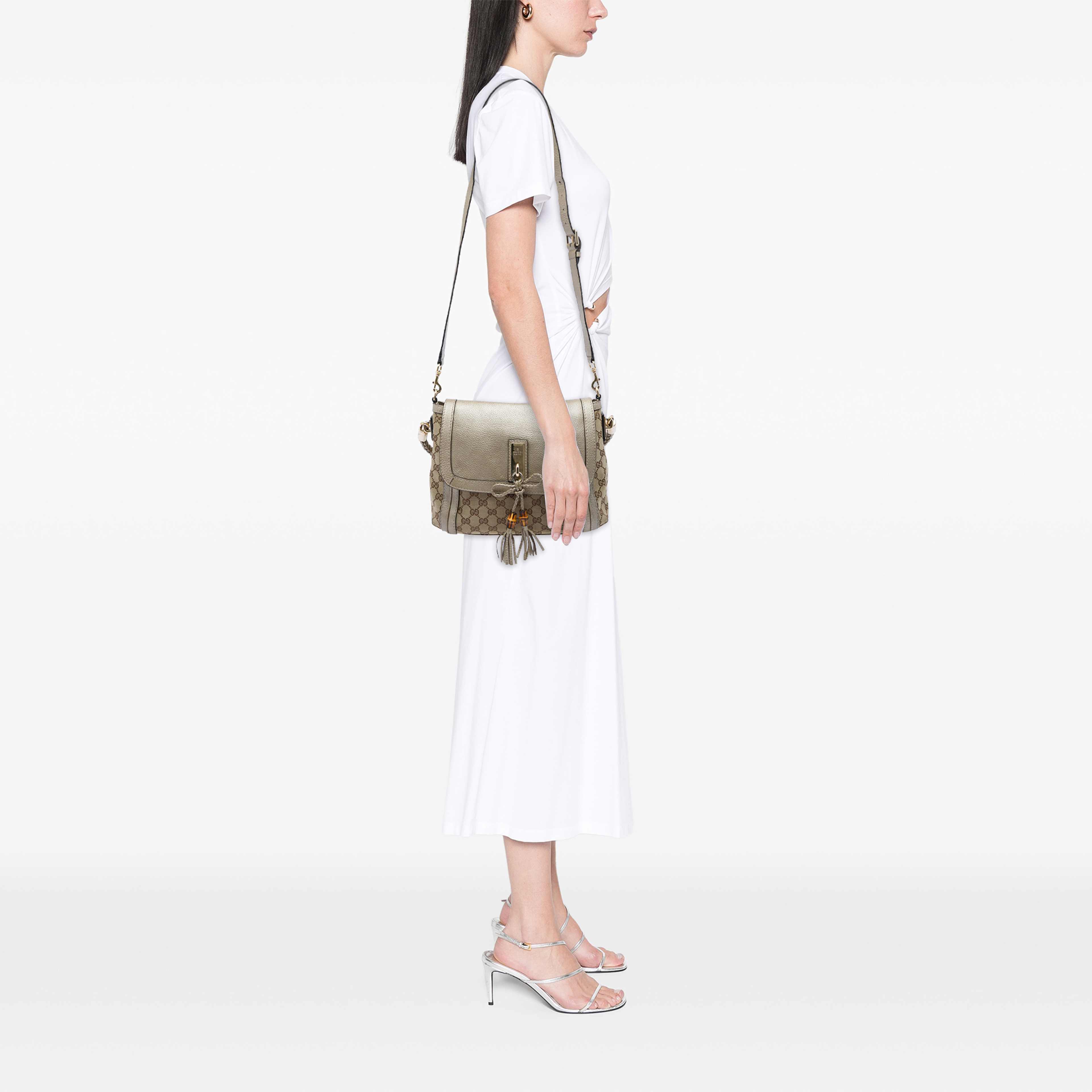 Gucci Gg Canvas Bella Flap Satchel, från Luxclusif, i färgen beige. Klicka för att öppna bilden i stort format
