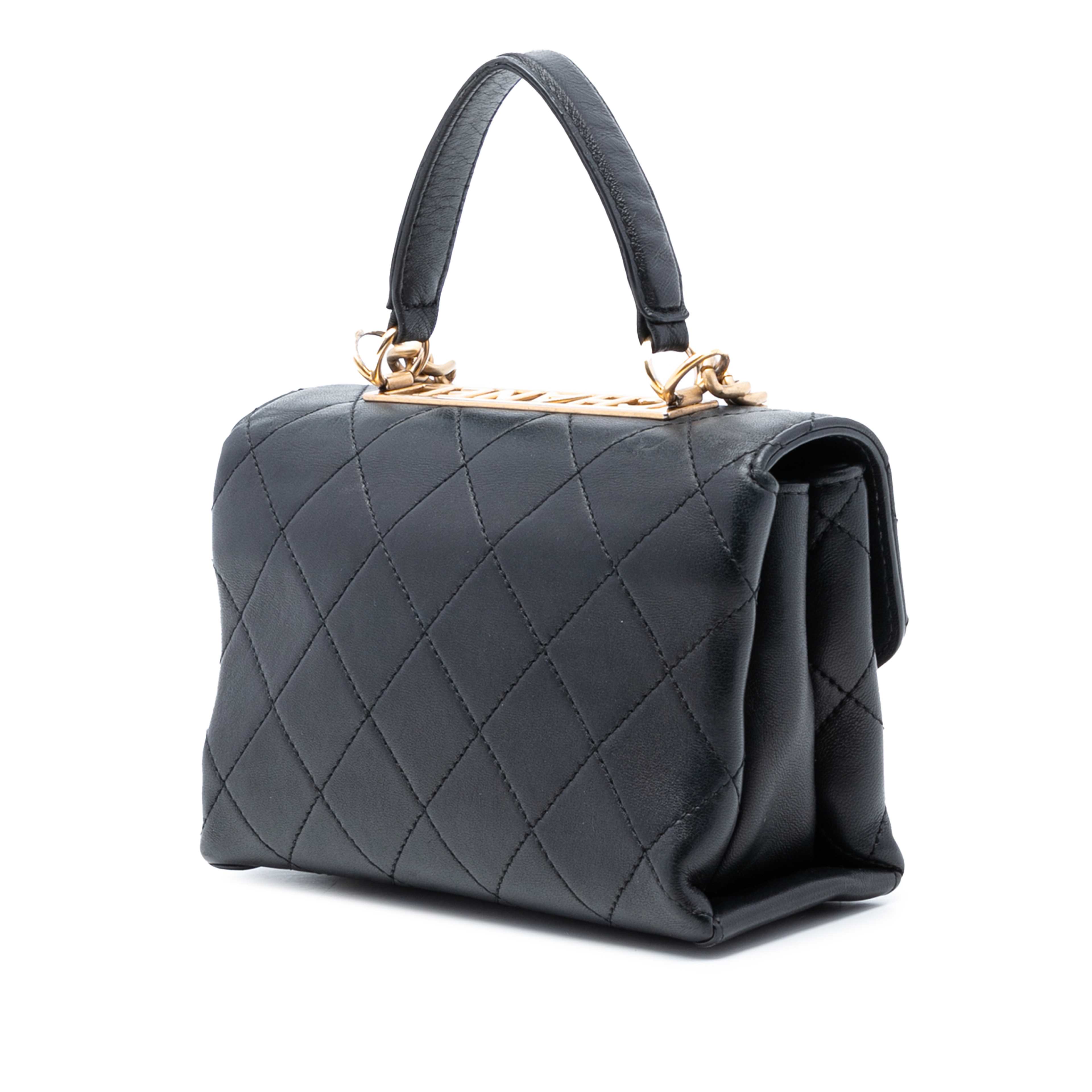 Chanel Small Quilted Lambskin Trendy Spirit Top Handle Bag, från Luxclusif, i färgen black. Klicka för att öppna bilden i stort format