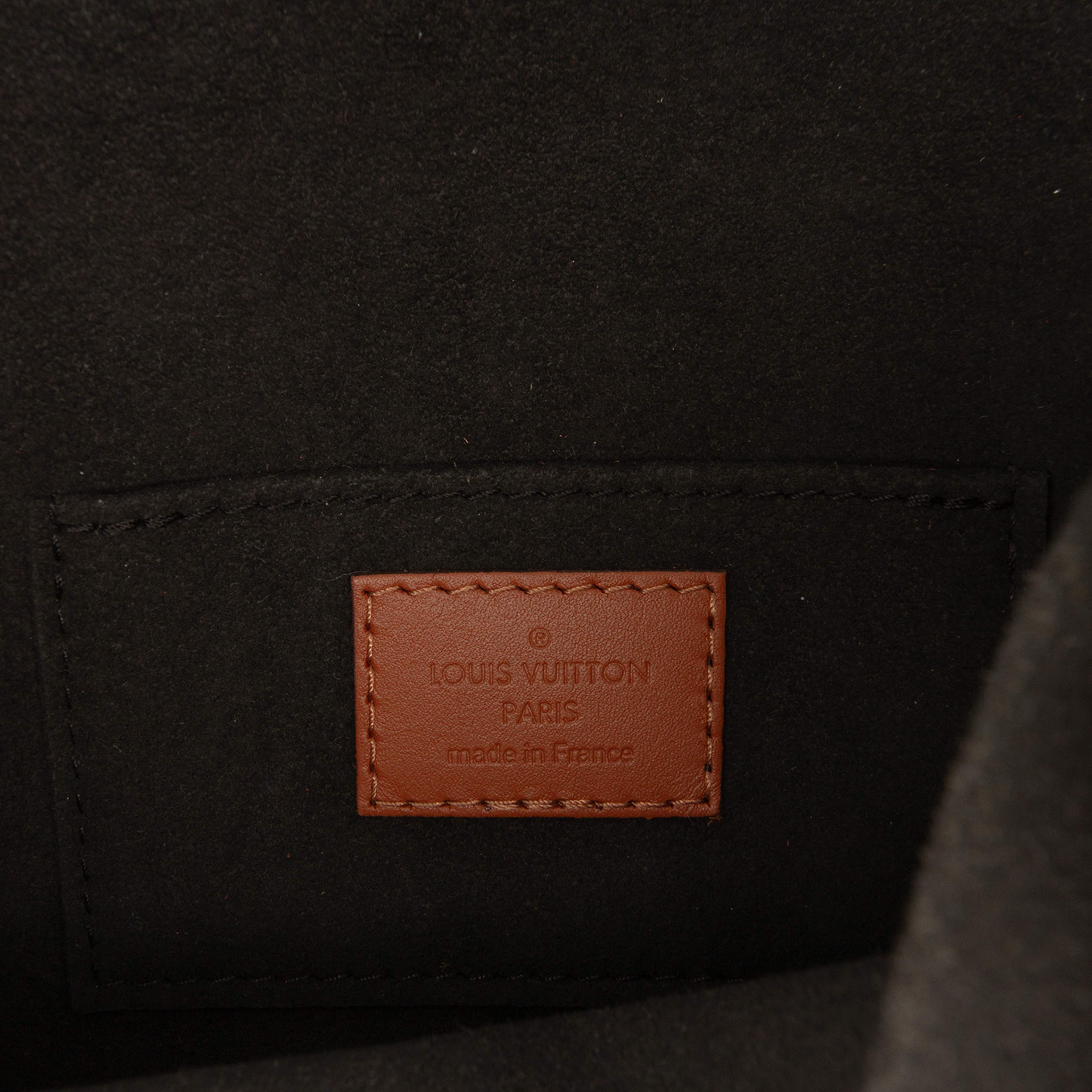 Louis Vuitton Monogram Reverse Mini Dauphine, från Luxclusif, i färgen brown. Klicka för att öppna bilden i stort format