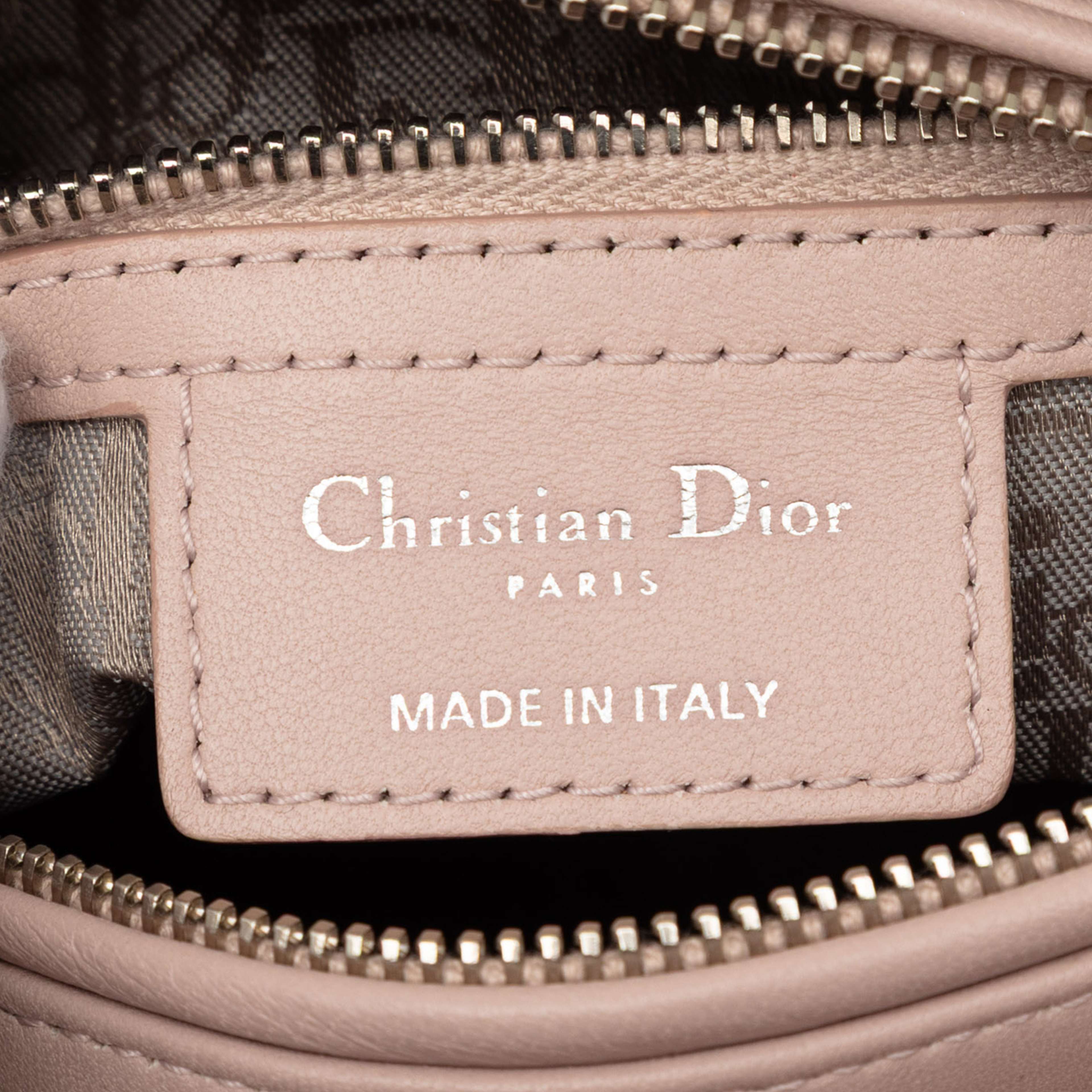 Dior Medium Lambskin Cannage Lady Dior, från Luxclusif, i färgen pink. Klicka för att öppna bilden i stort format