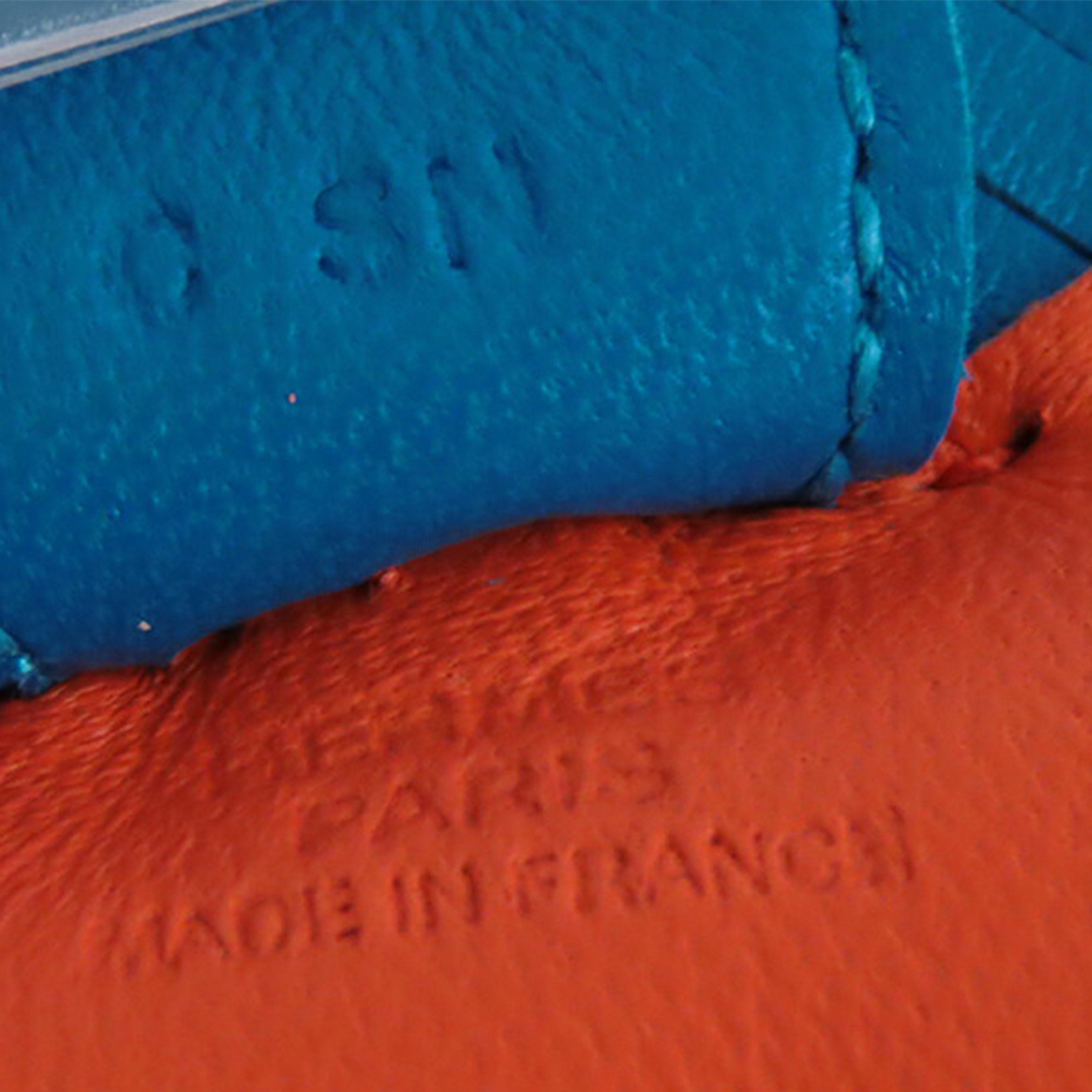 Hermès Milo Lambskin Grigri Rodeo Bag Charm Pm, från Luxclusif, i färgen dark orange. Klicka för att öppna bilden i stort format