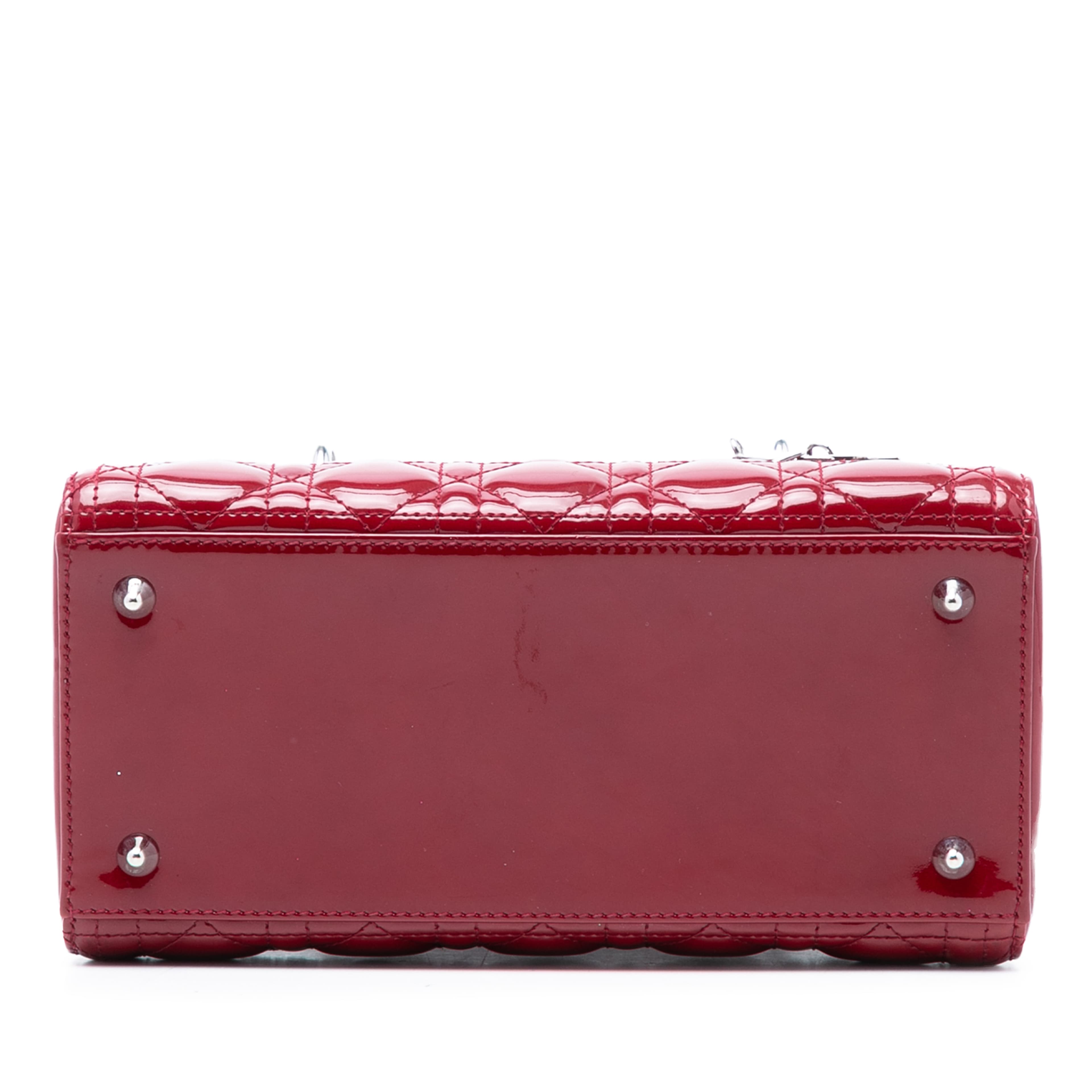 Dior Medium Patent Cannage Lady Dior, från Luxclusif, i färgen dark red. Klicka för att öppna bilden i stort format