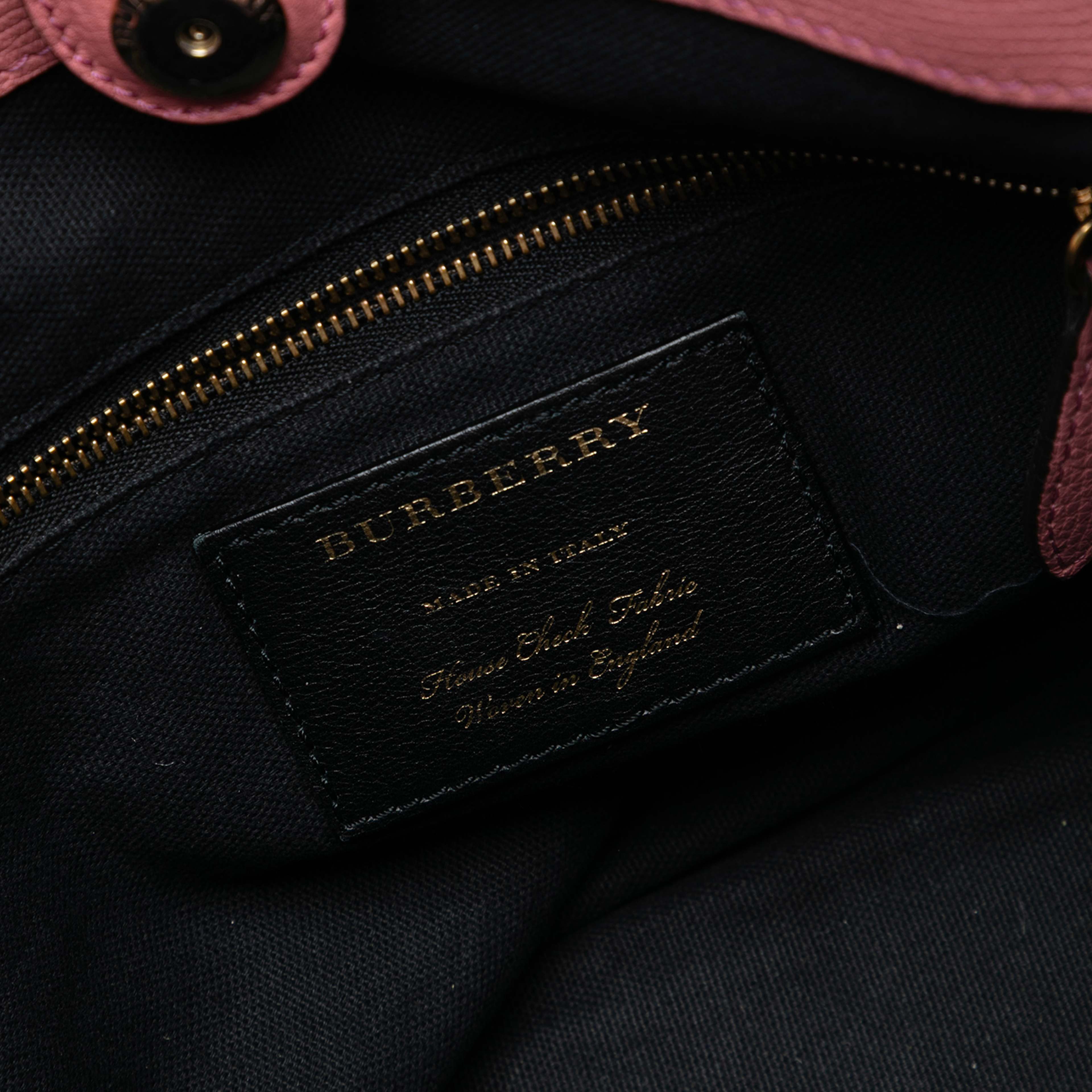 Burberry Small Leather And House Check Canvas Canterbury Tote, från Luxclusif, i färgen pink. Klicka för att öppna bilden i stort format