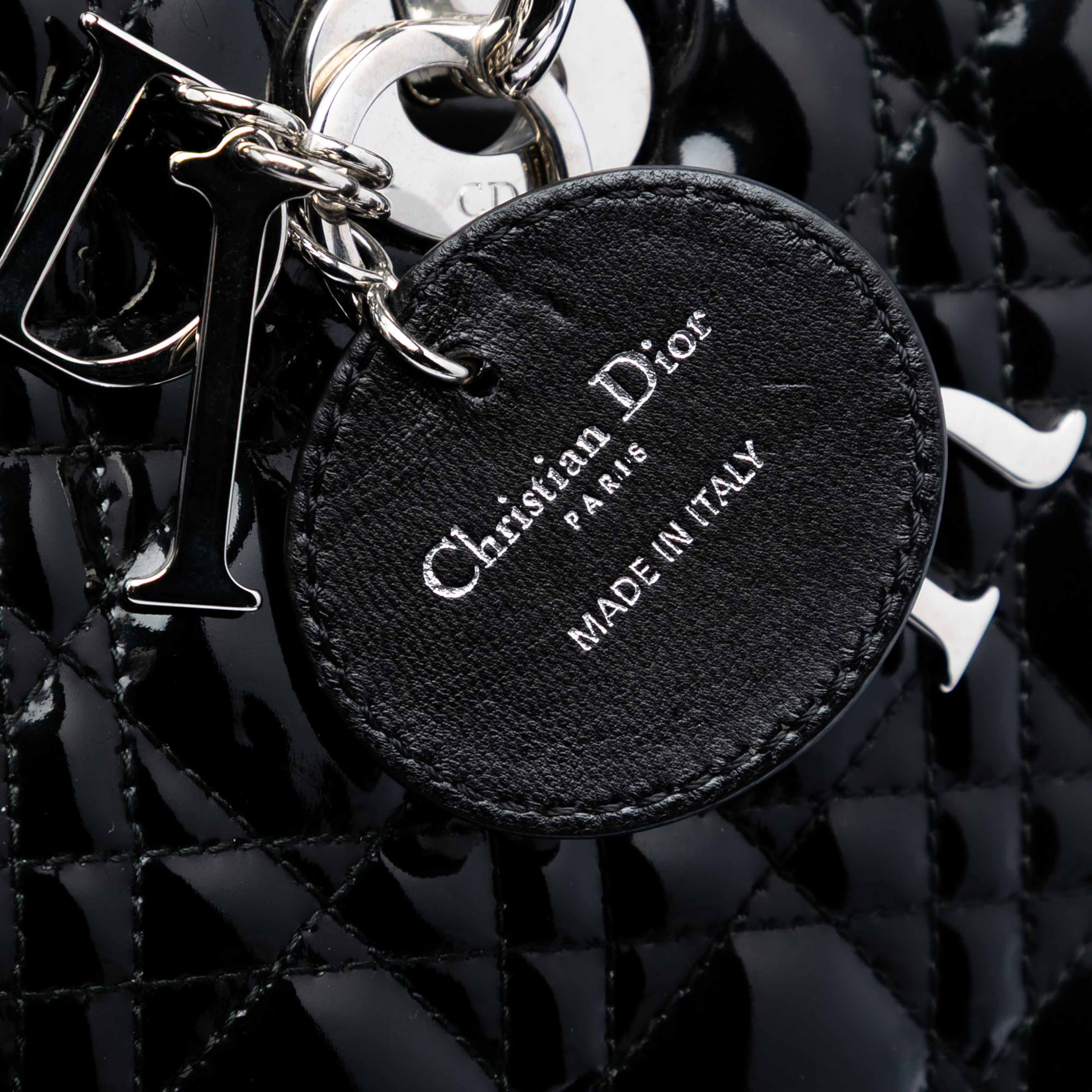 Dior Large Patent Cannage Lady Dior, från Luxclusif, i färgen black. Klicka för att öppna bilden i stort format