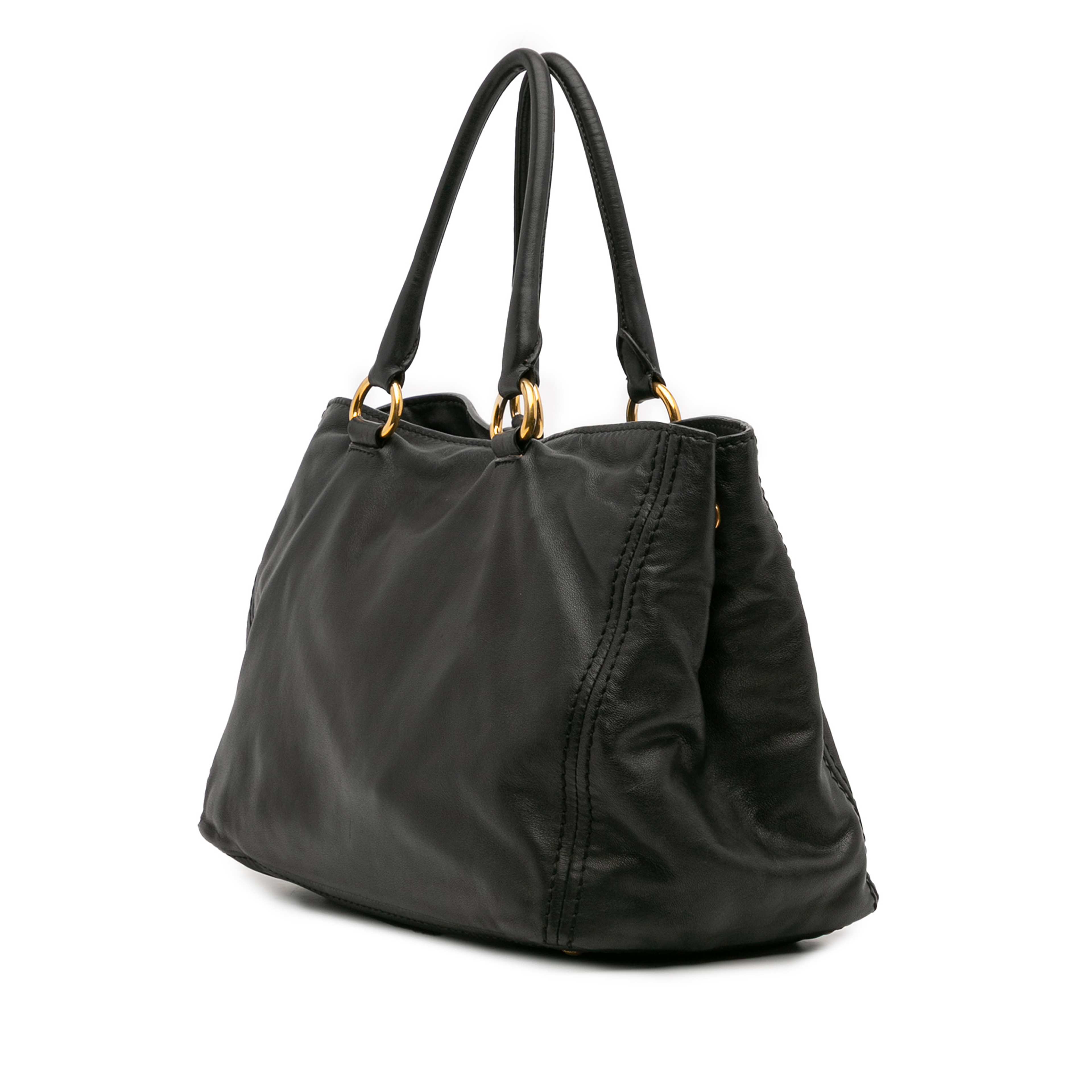 Prada Soft Calf Satchel, från Luxclusif, i färgen black. Klicka för att öppna bilden i stort format