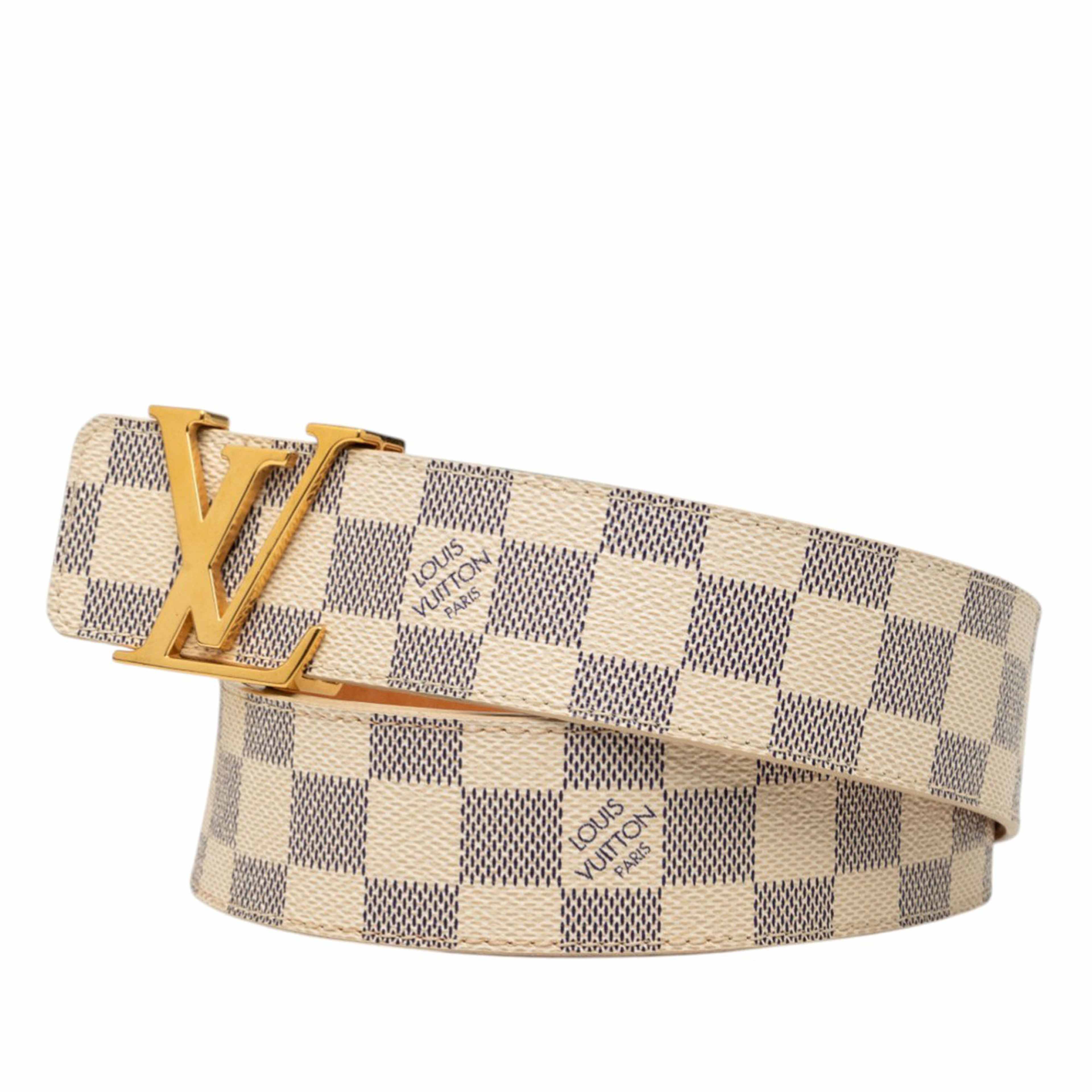 Louis Vuitton Damier Azur Initiales Belt, från Luxclusif, i färgen beige. Klicka för att öppna bilden i stort format