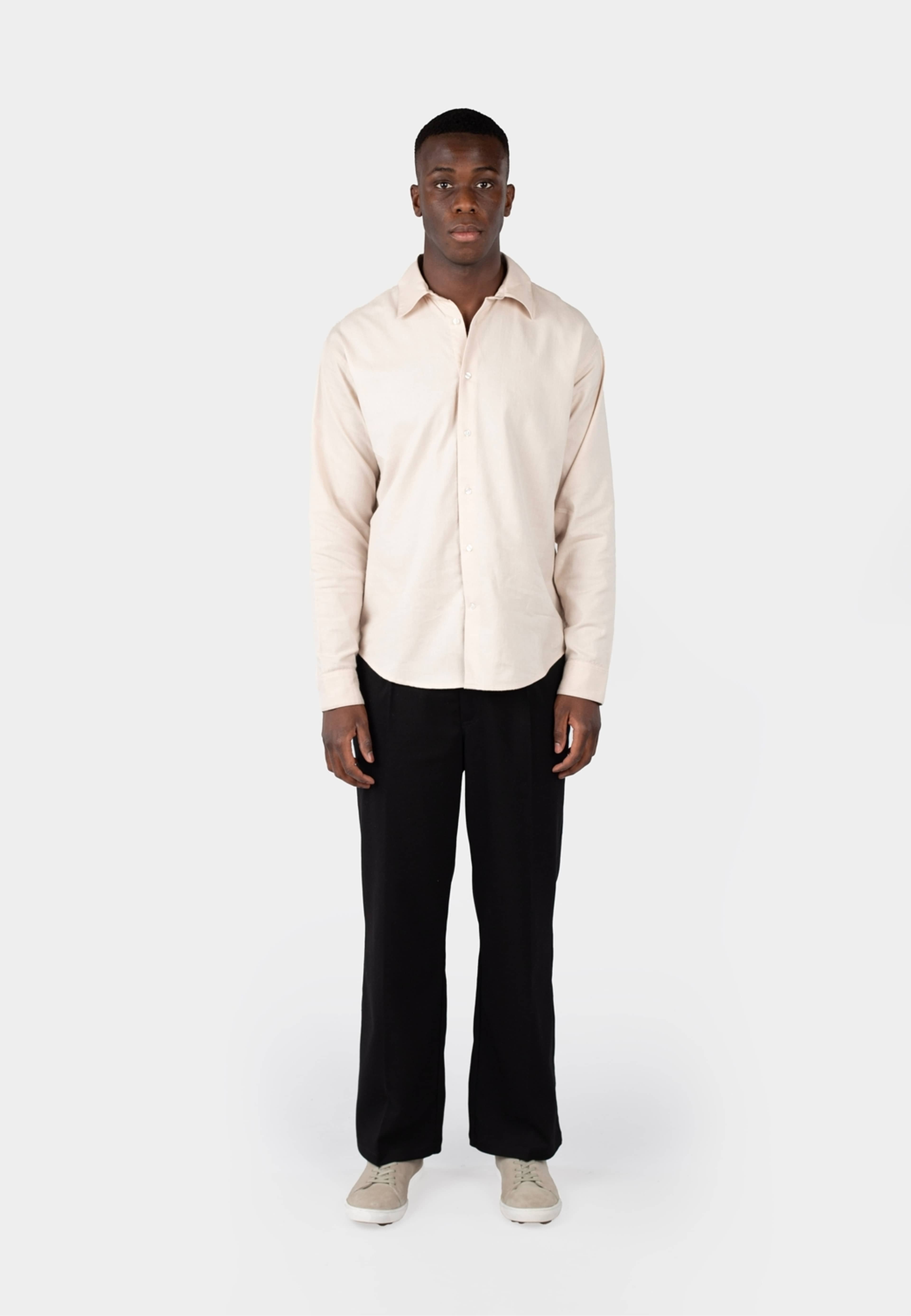 Shift Brushed Flannel Shirt, från Ciszere, i färgen beige. Klicka för att öppna bilden i stort format