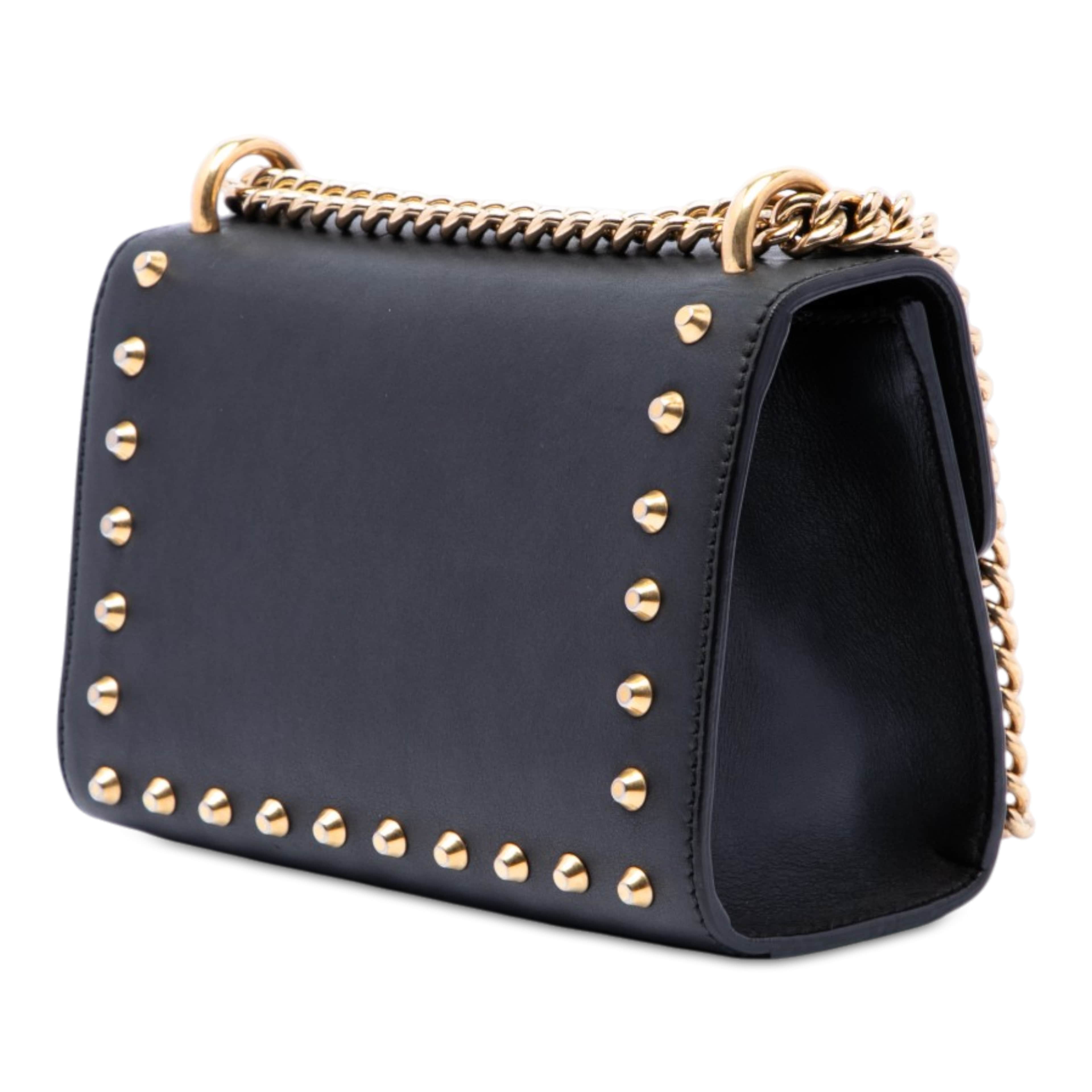 Gucci Small Pearl Studded Leather Padlock Crossbody, från Luxclusif, i färgen svart. Klicka för att öppna bilden i stort format