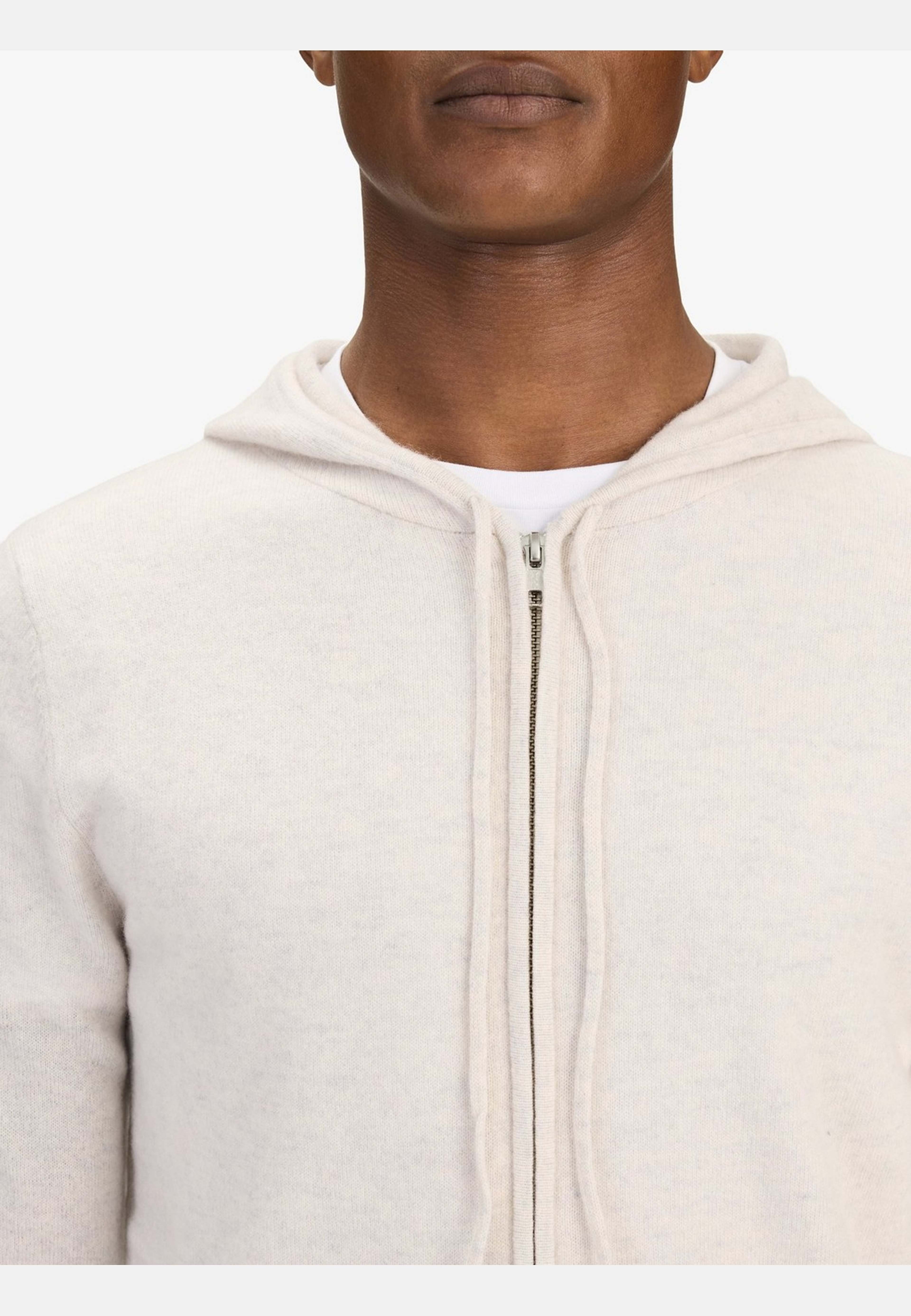 Cashmere Hoodie Eddie, från John Henric, i färgen off white.