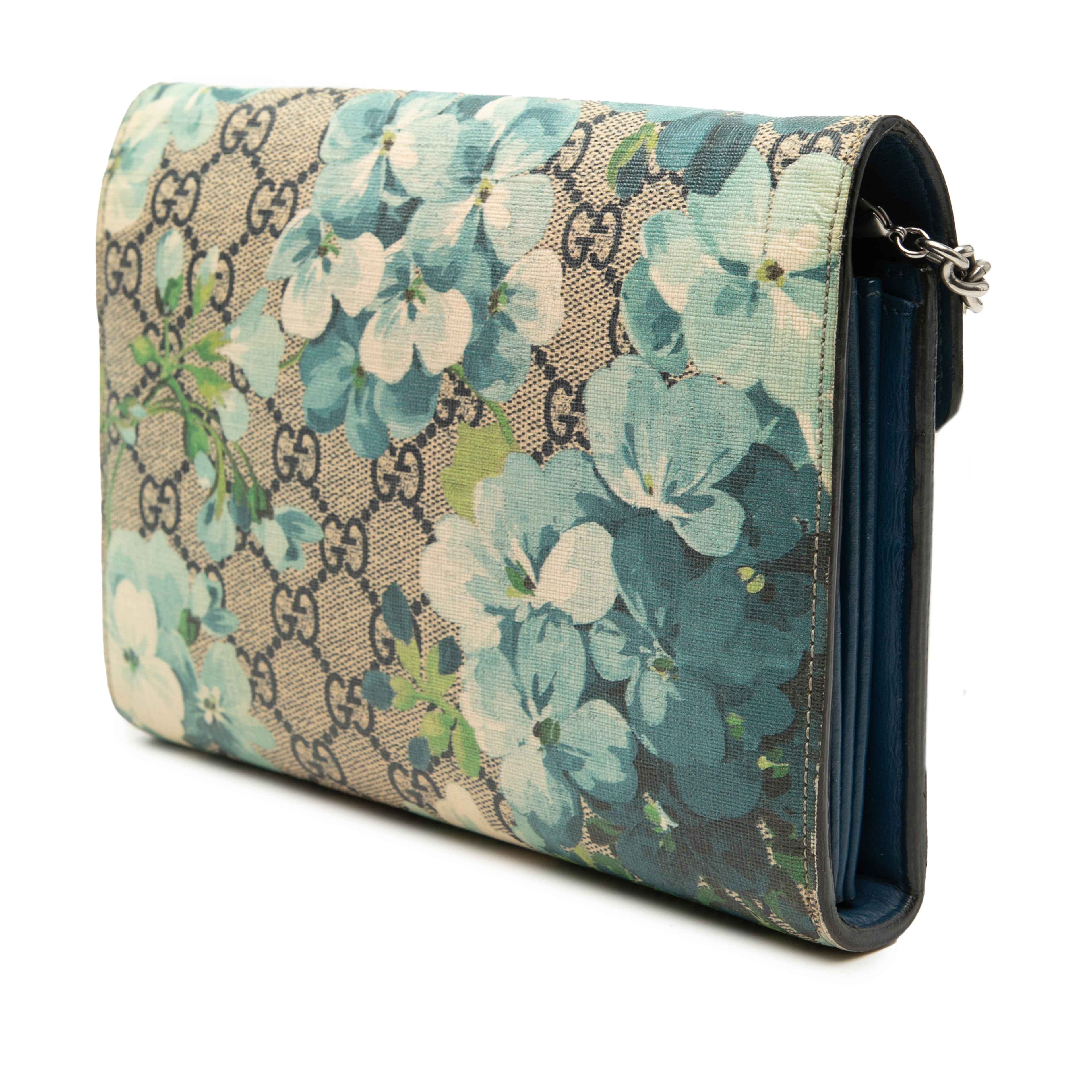 Gucci Gg Supreme Blooms Dionysus Wallet On Chain, från Luxclusif, i färgen beige. Klicka för att öppna bilden i stort format