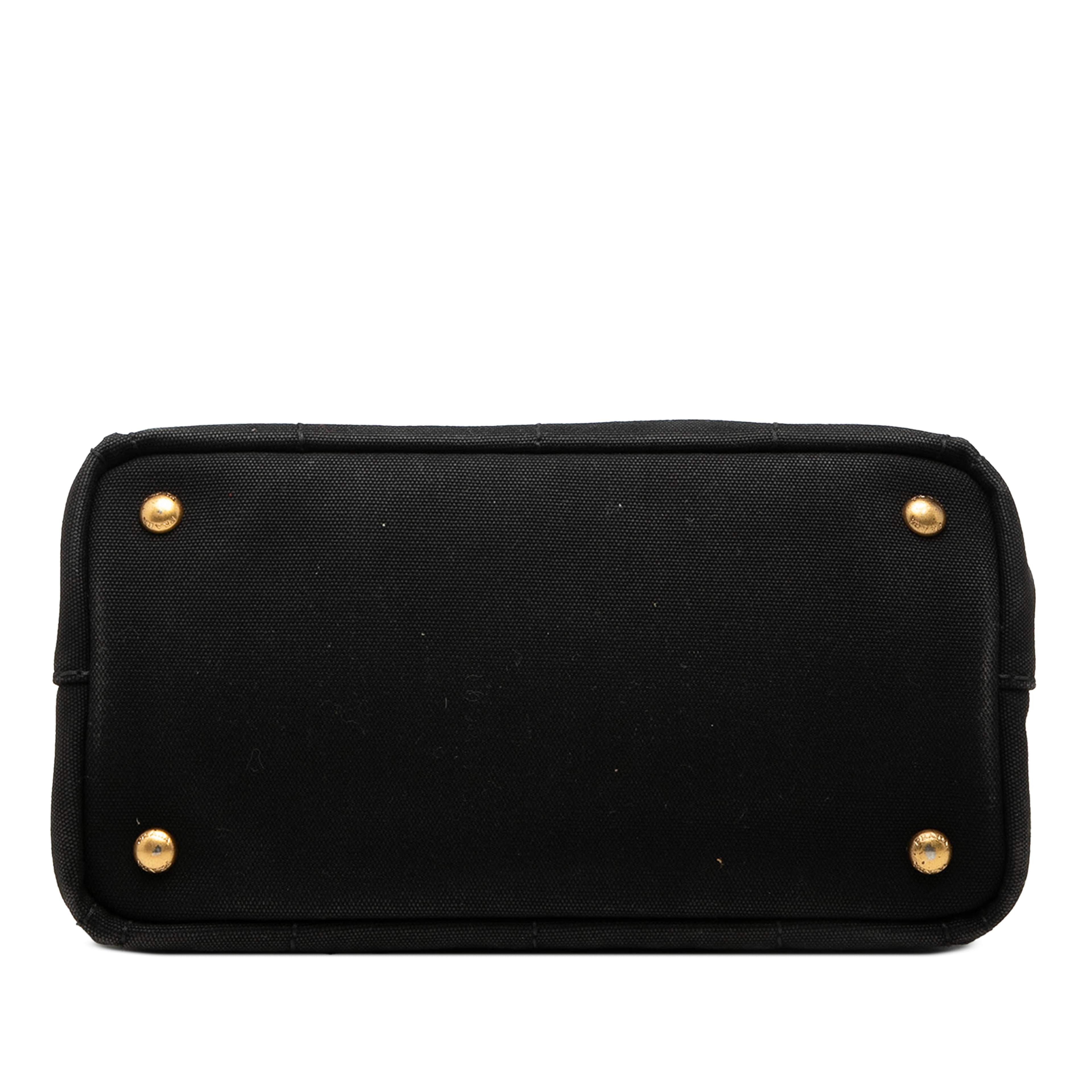 Prada Small Canvas Canapa Logo Satchel, från Luxclusif, i färgen black. Klicka för att öppna bilden i stort format