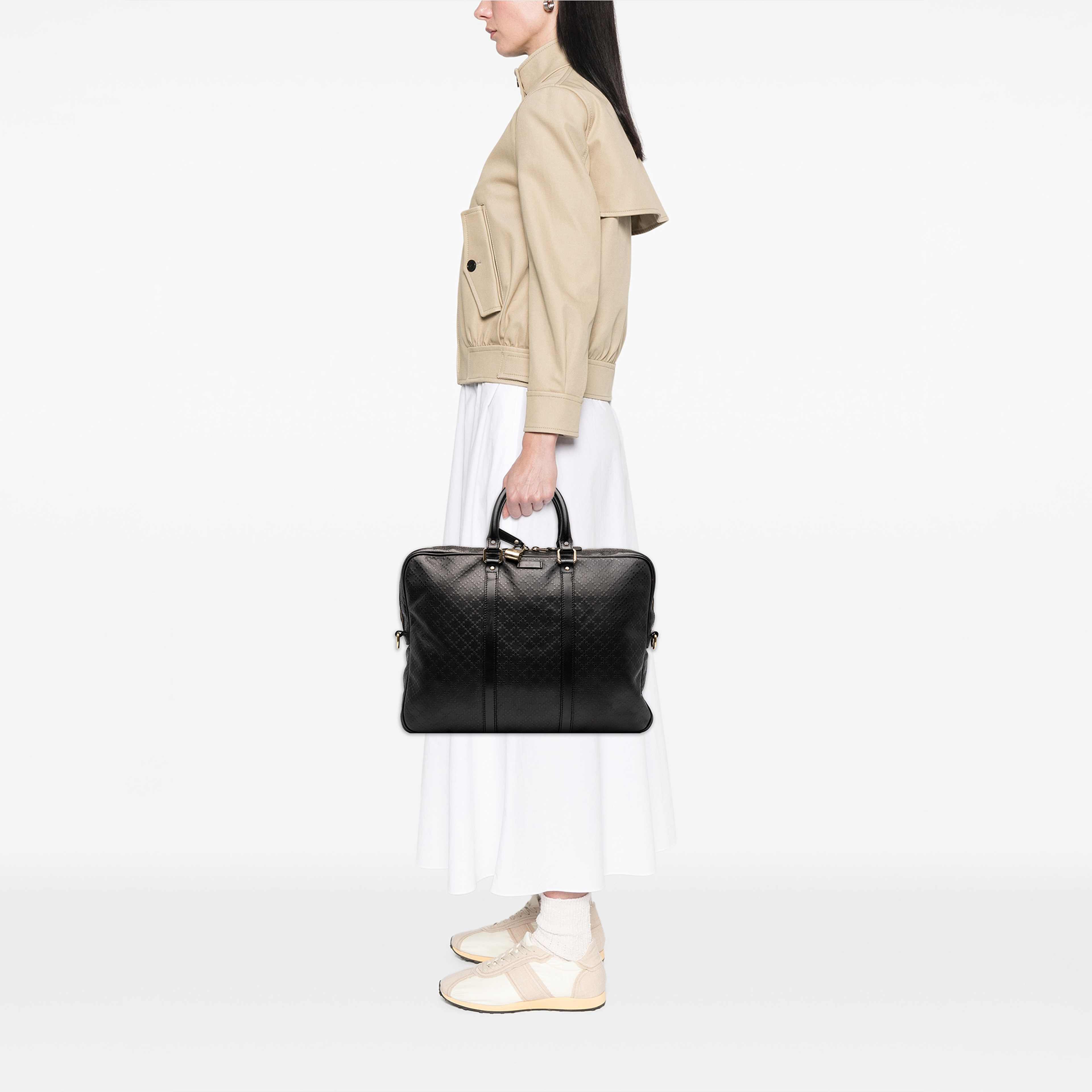 Gucci Diamante Calfskin Business Bag, från Luxclusif, i färgen svart. Klicka för att öppna bilden i stort format