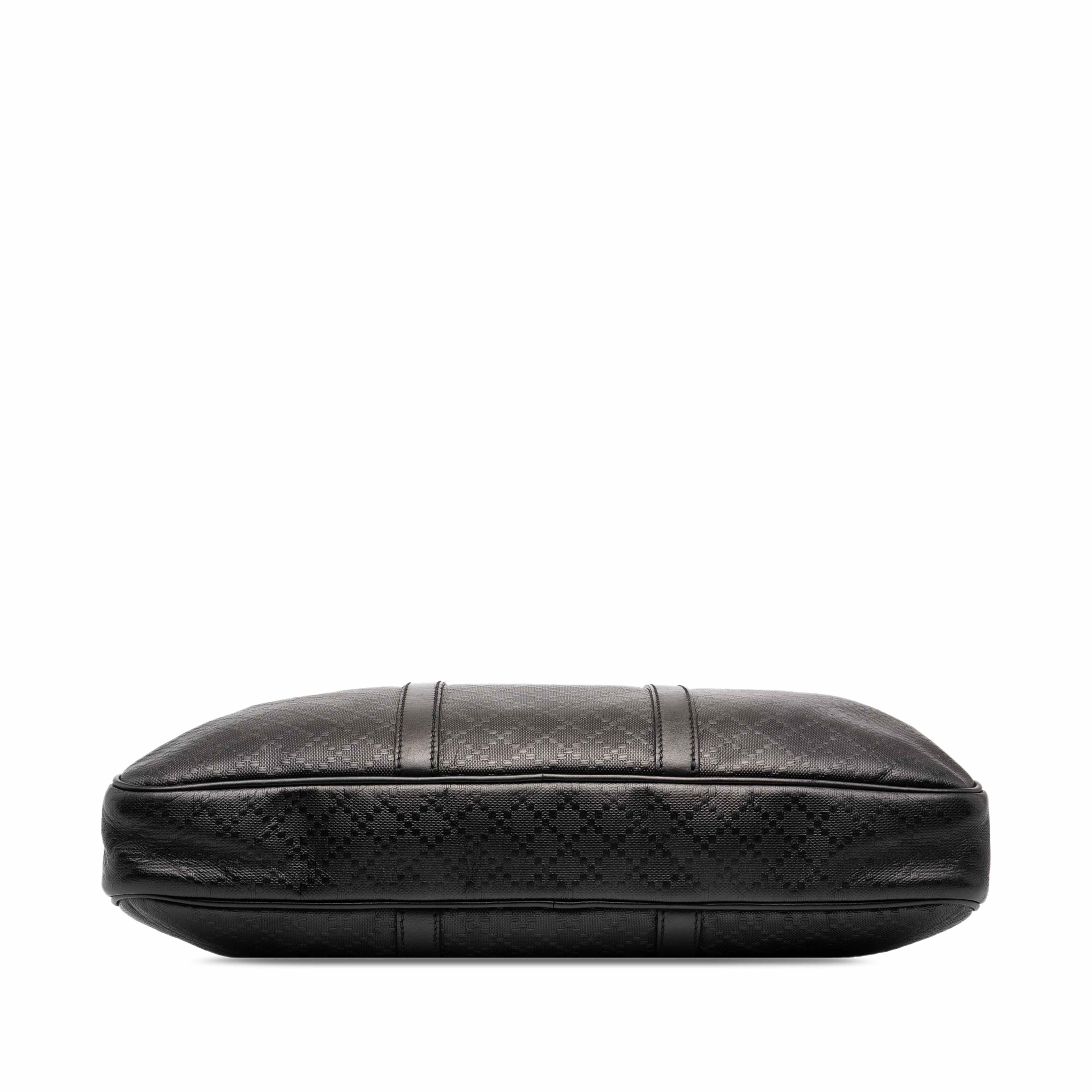 Gucci Diamante Calfskin Business Bag, från Luxclusif, i färgen svart. Klicka för att öppna bilden i stort format