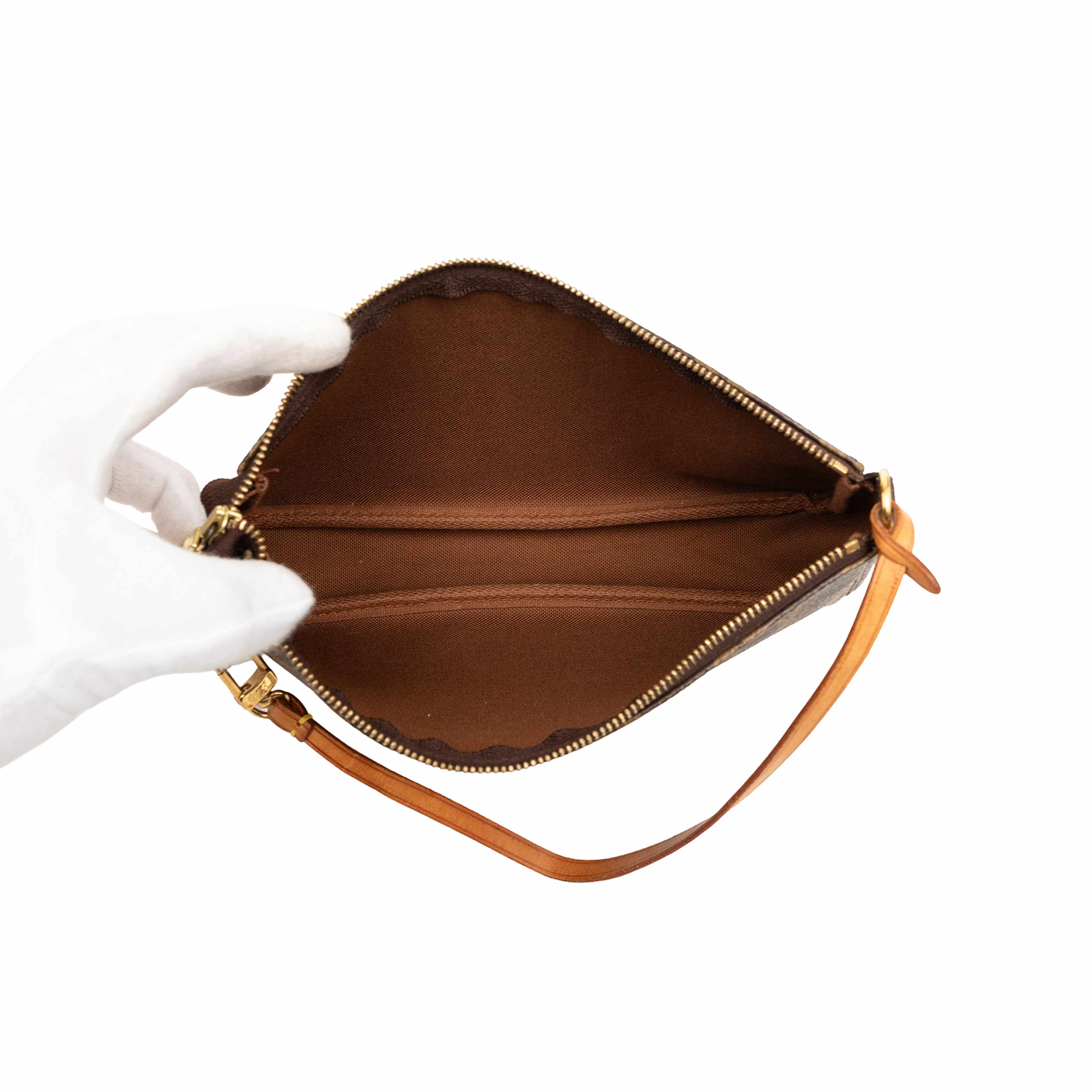 Louis Vuitton Monogram Mat Stockton, från Luxclusif, i färgen brun. Klicka för att öppna bilden i stort format