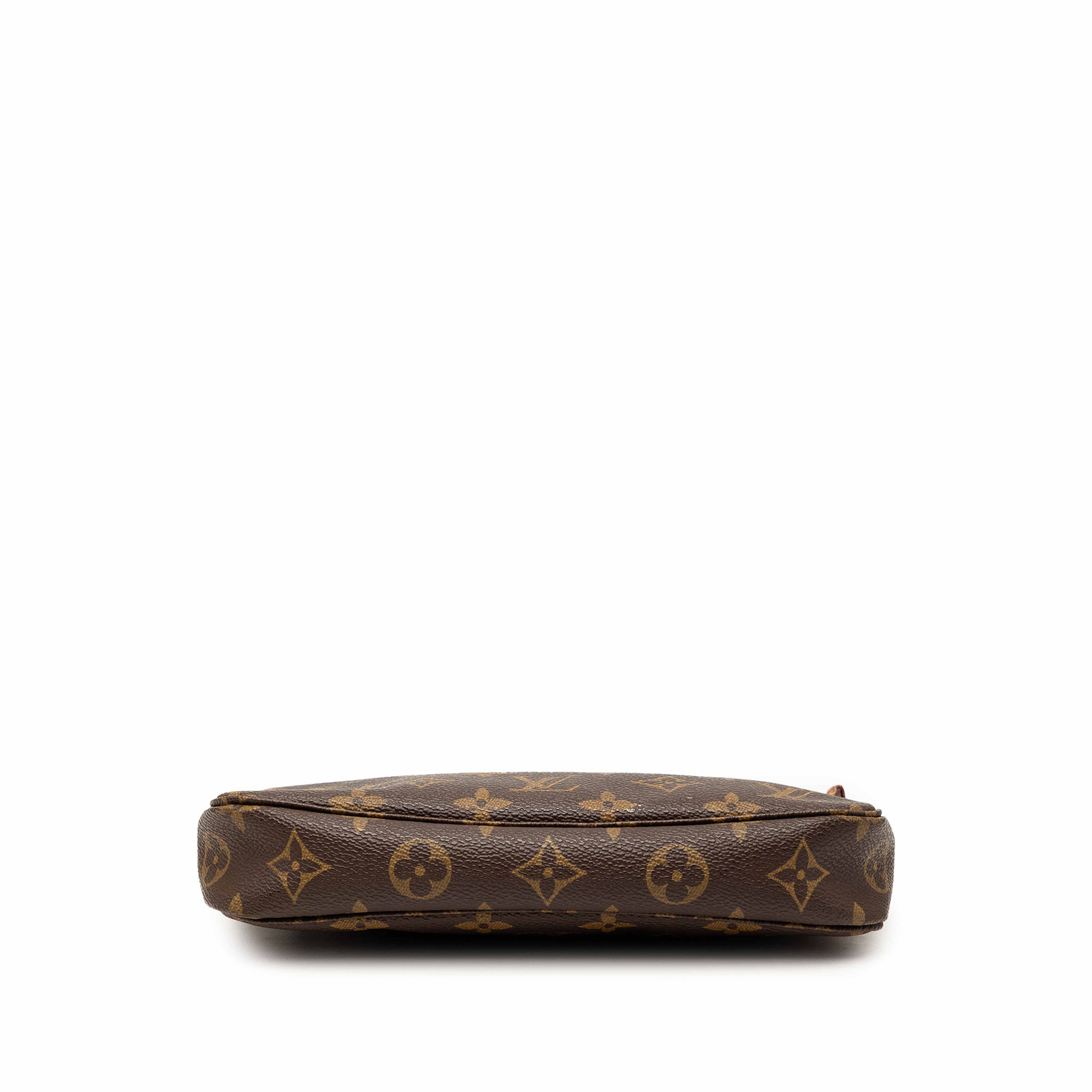Louis Vuitton Monogram Mat Stockton, från Luxclusif, i färgen brun. Klicka för att öppna bilden i stort format