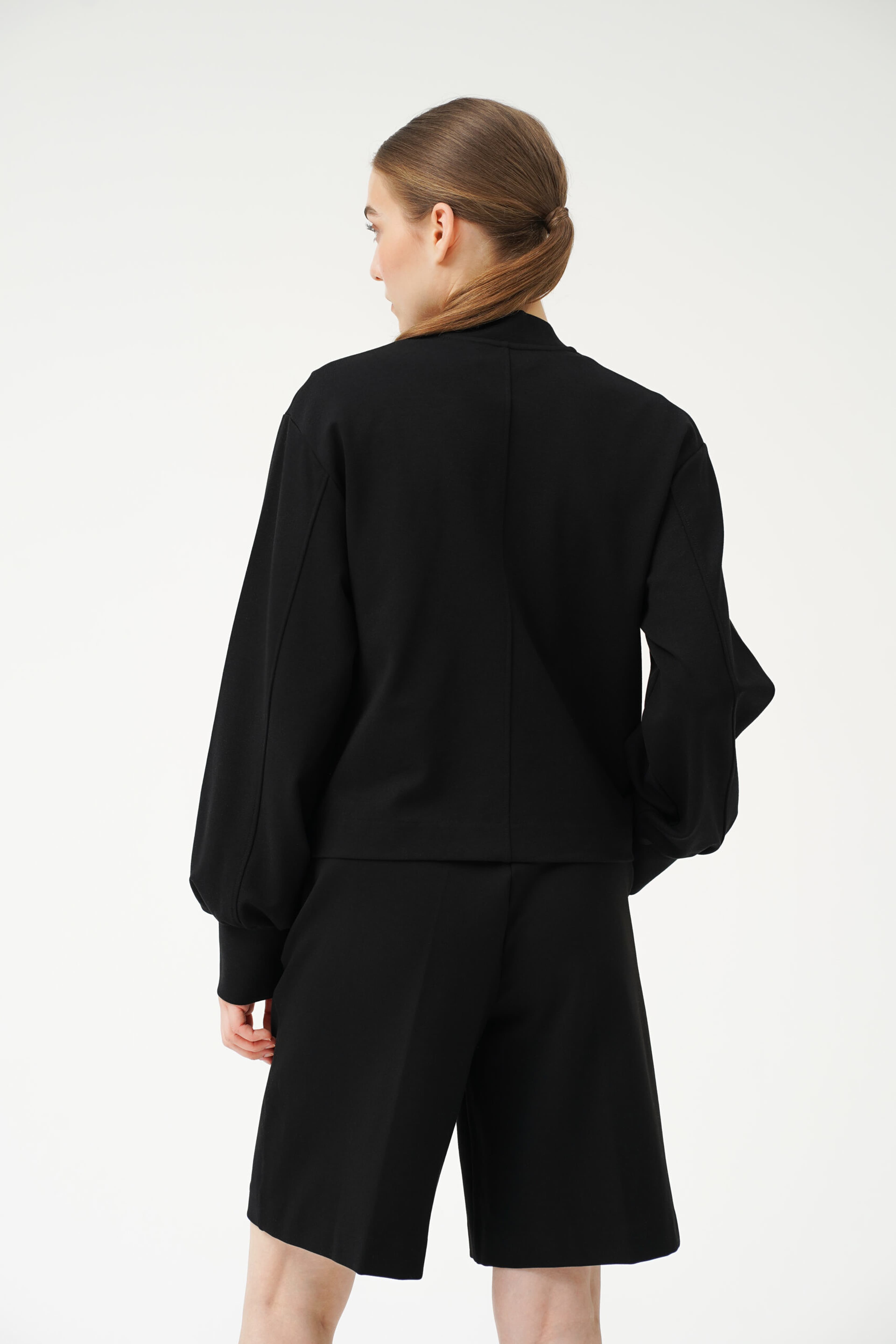 Canan Jacket - Black, från Residus, i färgen black. Klicka för att öppna bilden i stort format