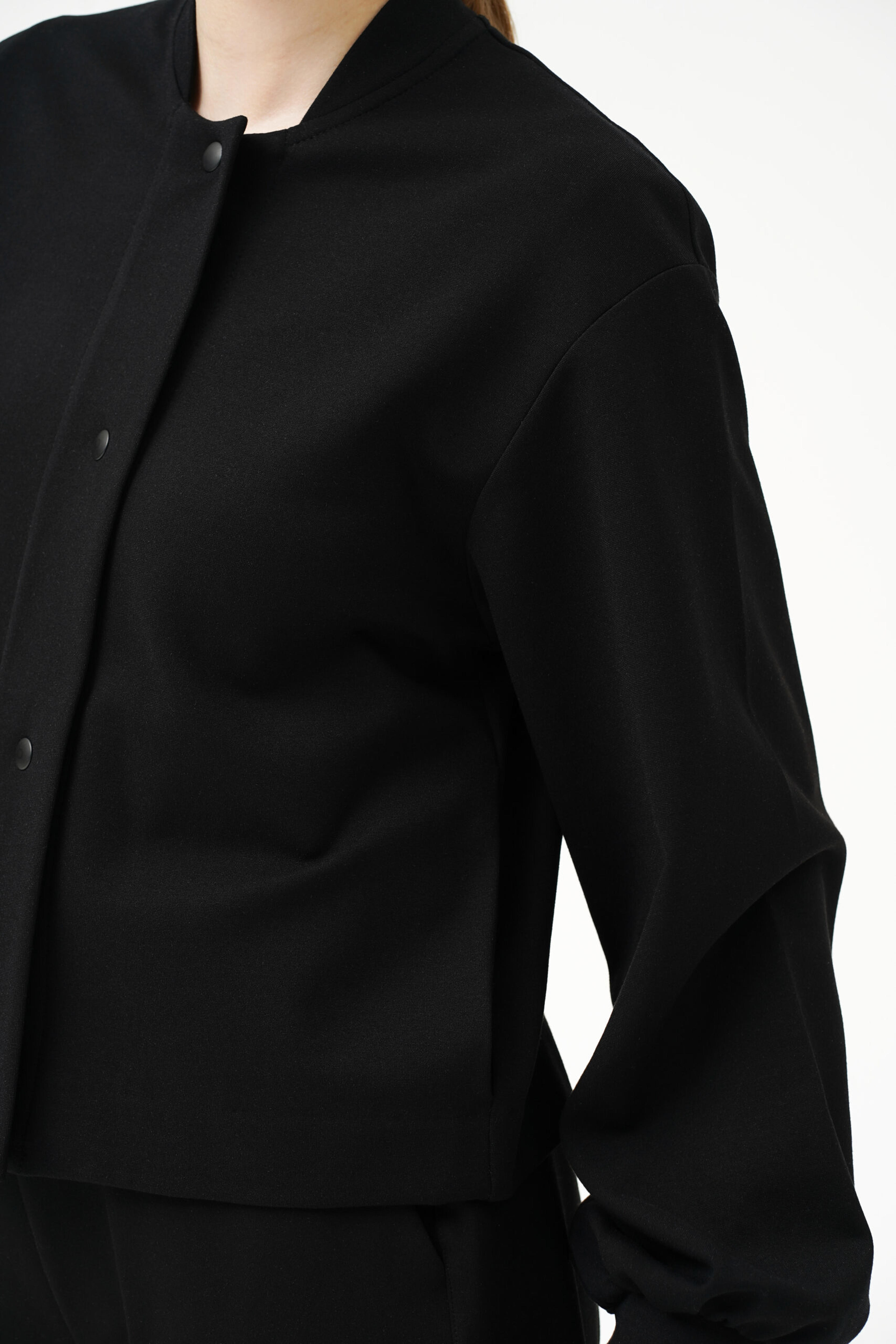 Canan Jacket - Black, från Residus, i färgen black. Klicka för att öppna bilden i stort format