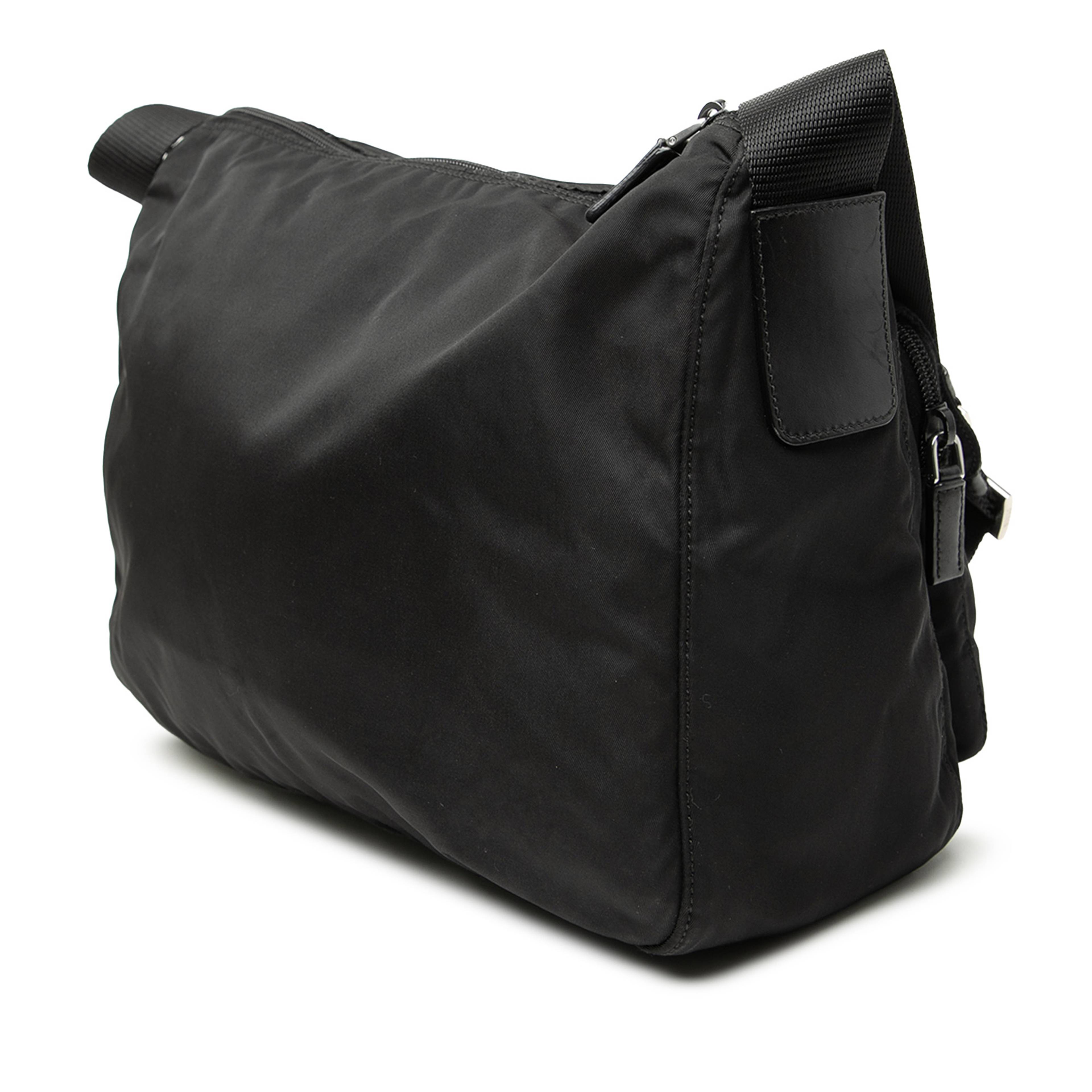 Prada Tessuto Zip Top Crossbody, från Luxclusif, i färgen black. Klicka för att öppna bilden i stort format