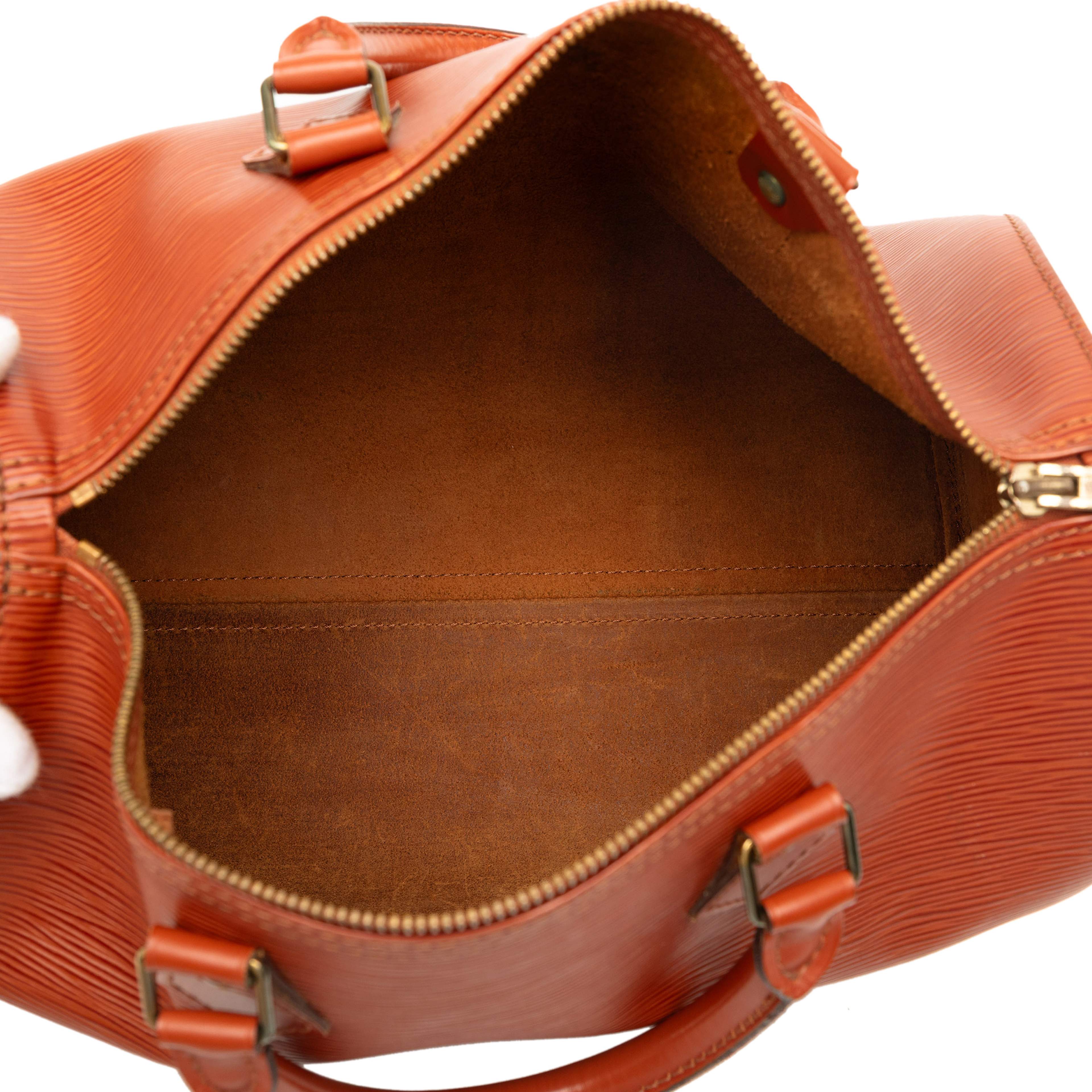 Louis Vuitton Epi Speedy 30, från Luxclusif, i färgen brown. Klicka för att öppna bilden i stort format