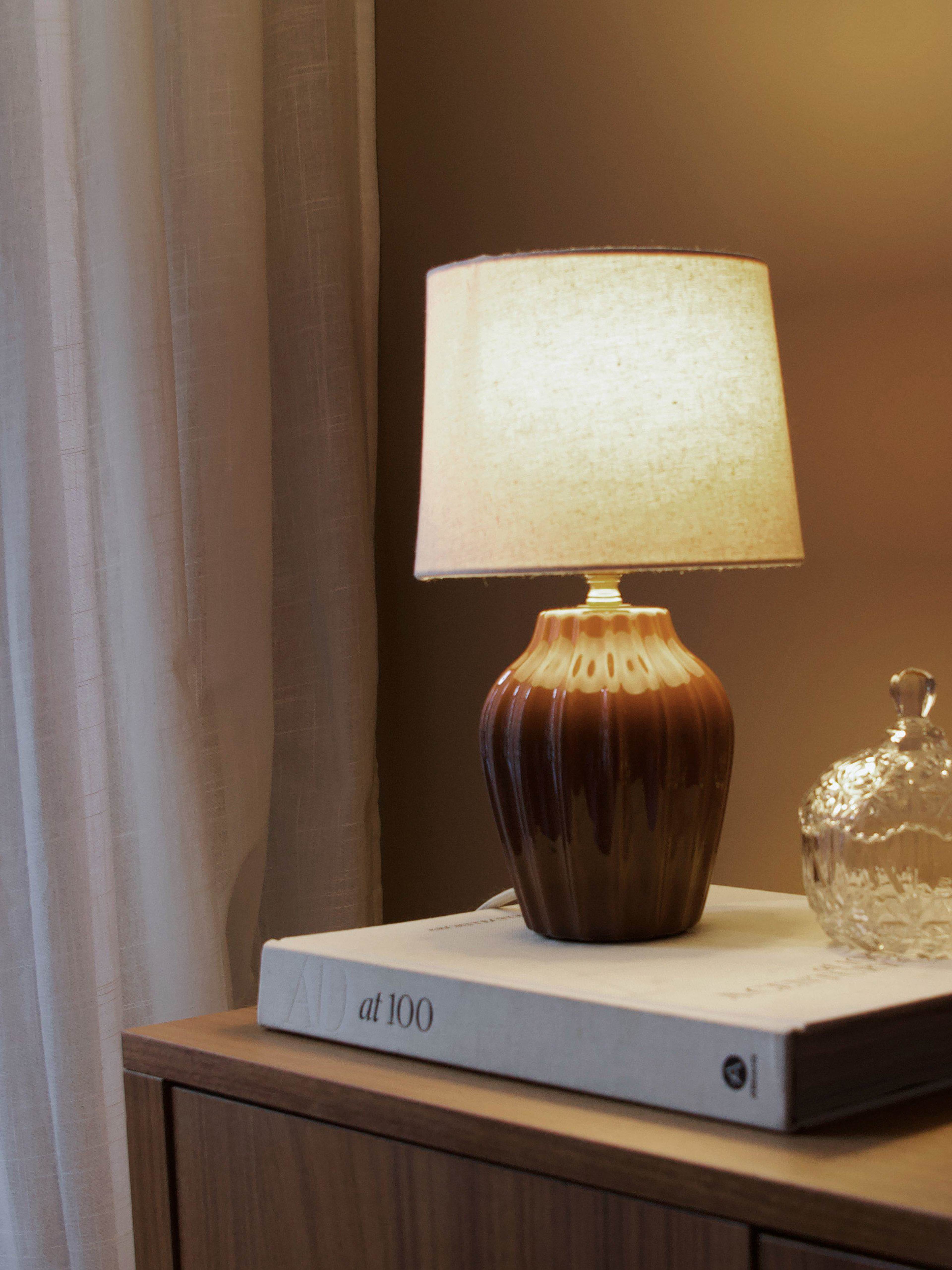 Lyon Bordslampa 31cm, från PR Home, i färgen brun. Klicka för att öppna bilden i stort format