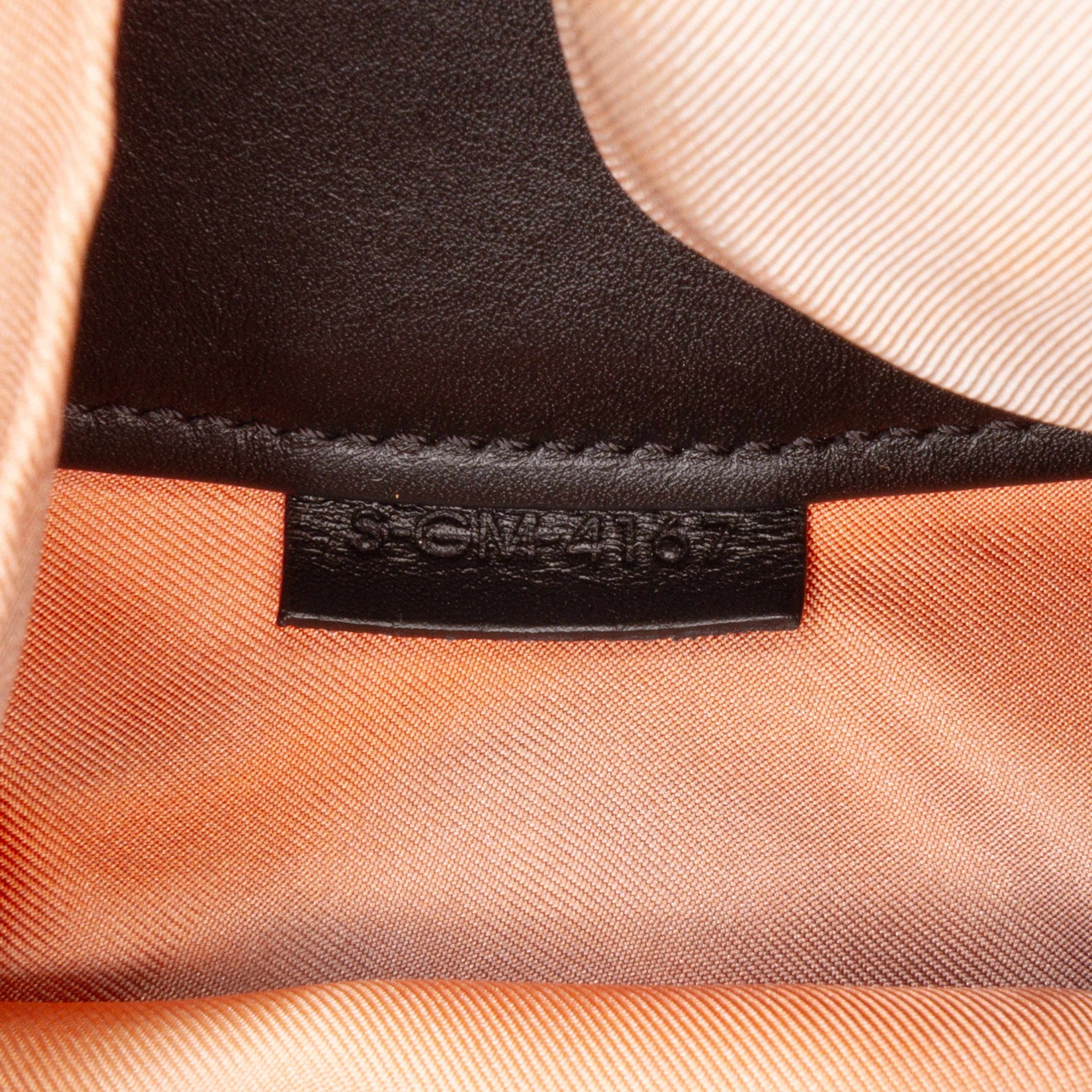 Celine Silk Scarf Bag, från Luxclusif, i färgen light pink. Klicka för att öppna bilden i stort format