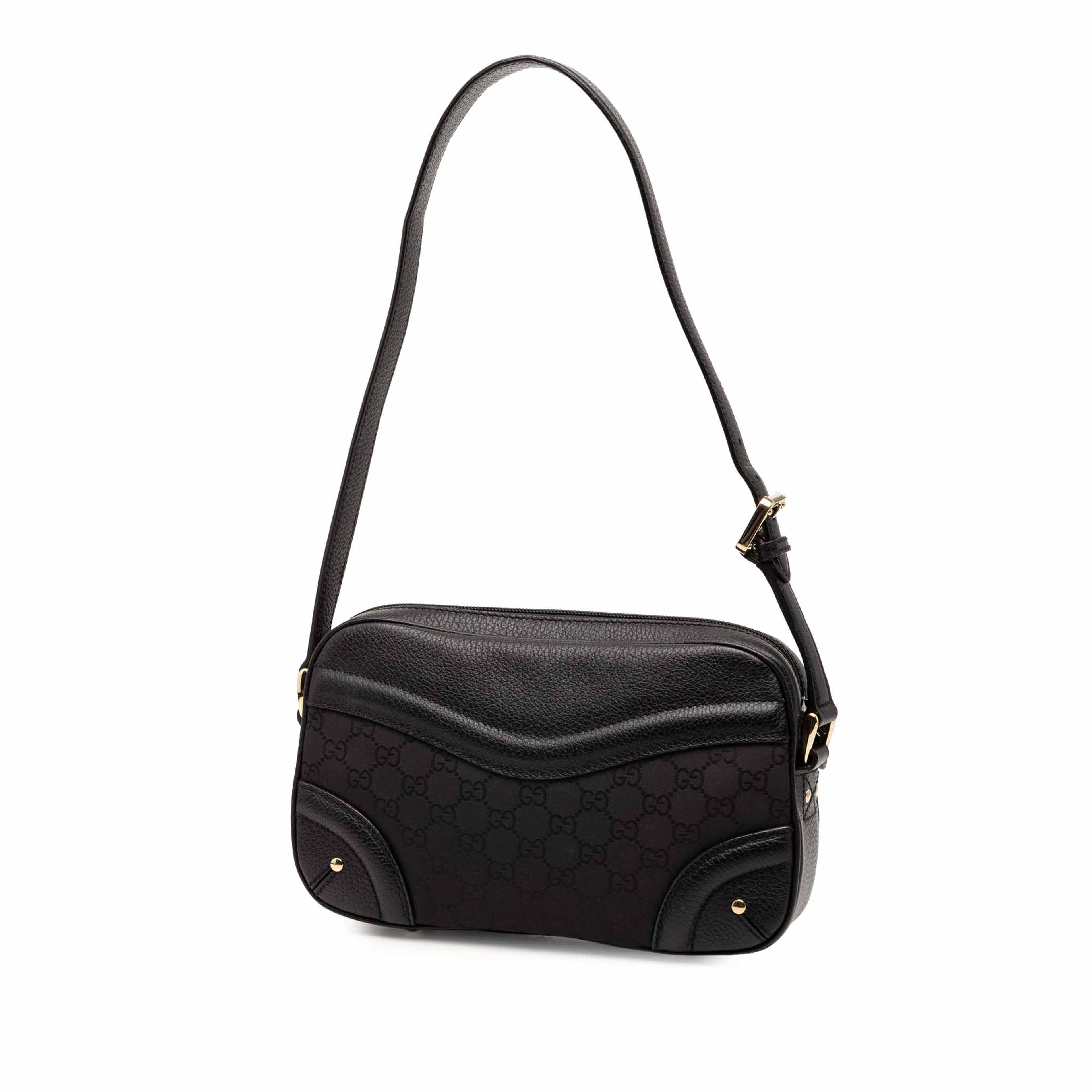 Gucci Gg Nylon Crest Shoulder Bag, från Luxclusif, i färgen black. Klicka för att öppna bilden i stort format