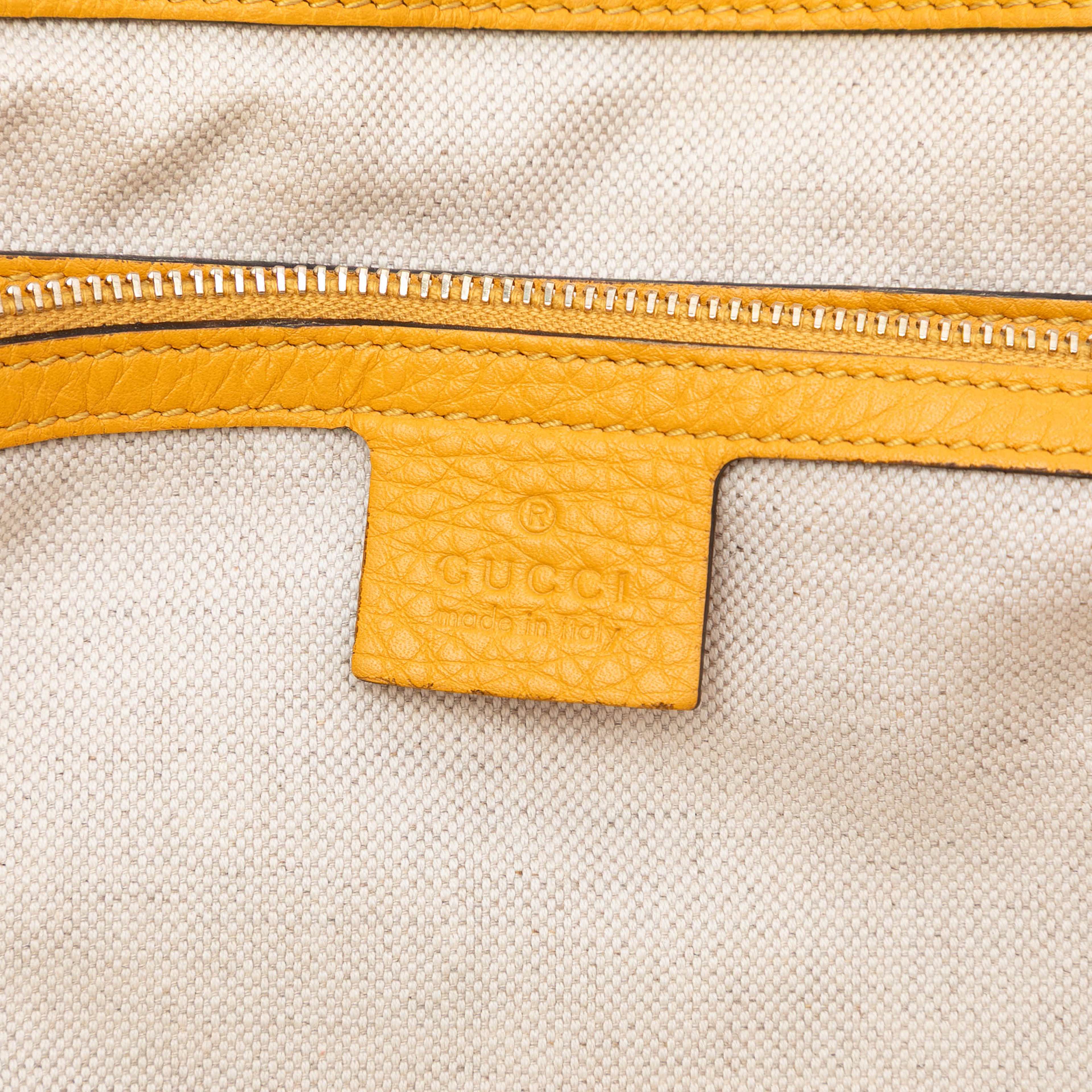 Gucci Medium Gg Canvas Bella Tote, från Luxclusif, i färgen beige. Klicka för att öppna bilden i stort format