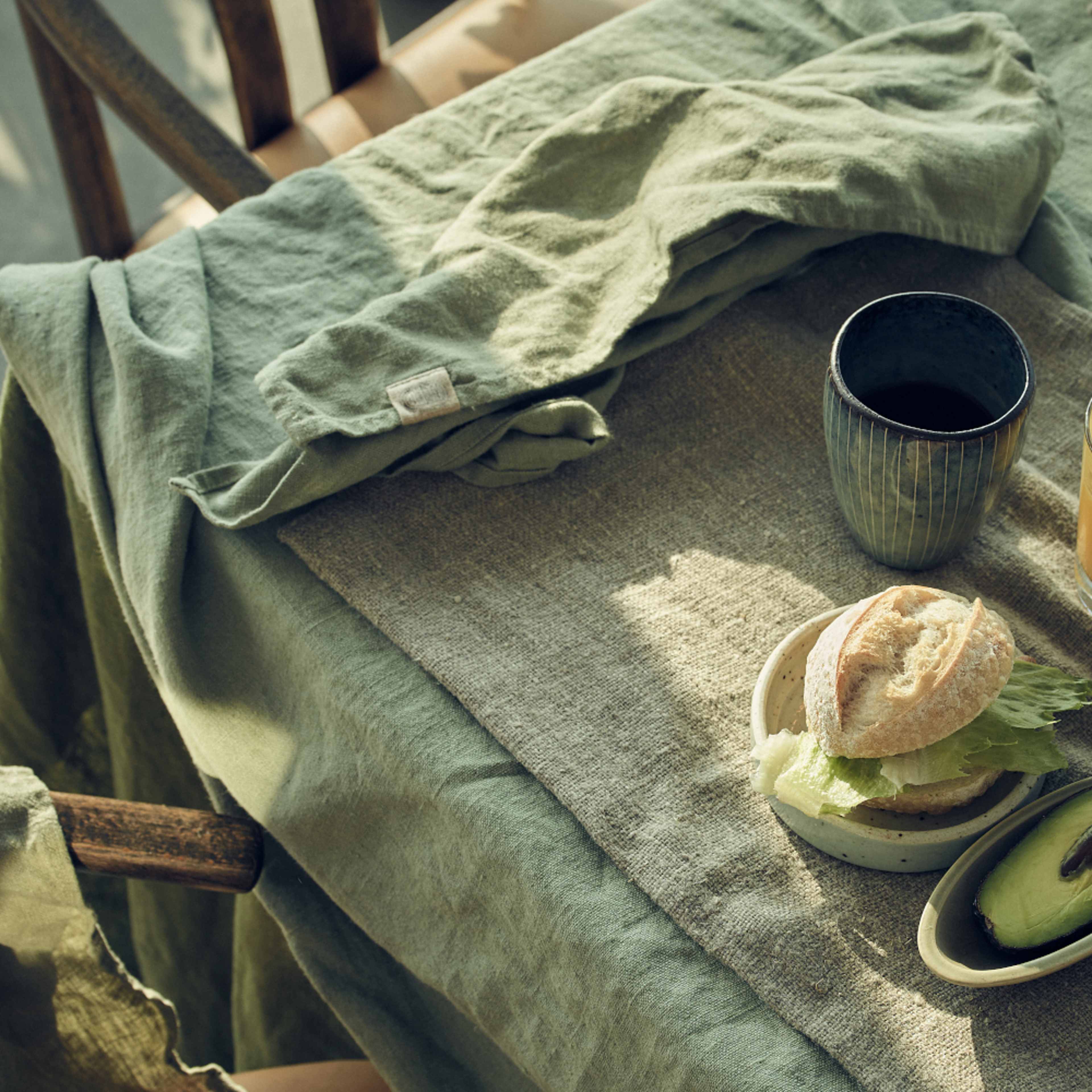 Servetter Lovely - Tvättat Lin, från Lovely Linen, i färgen avocado. Klicka för att öppna bilden i stort format