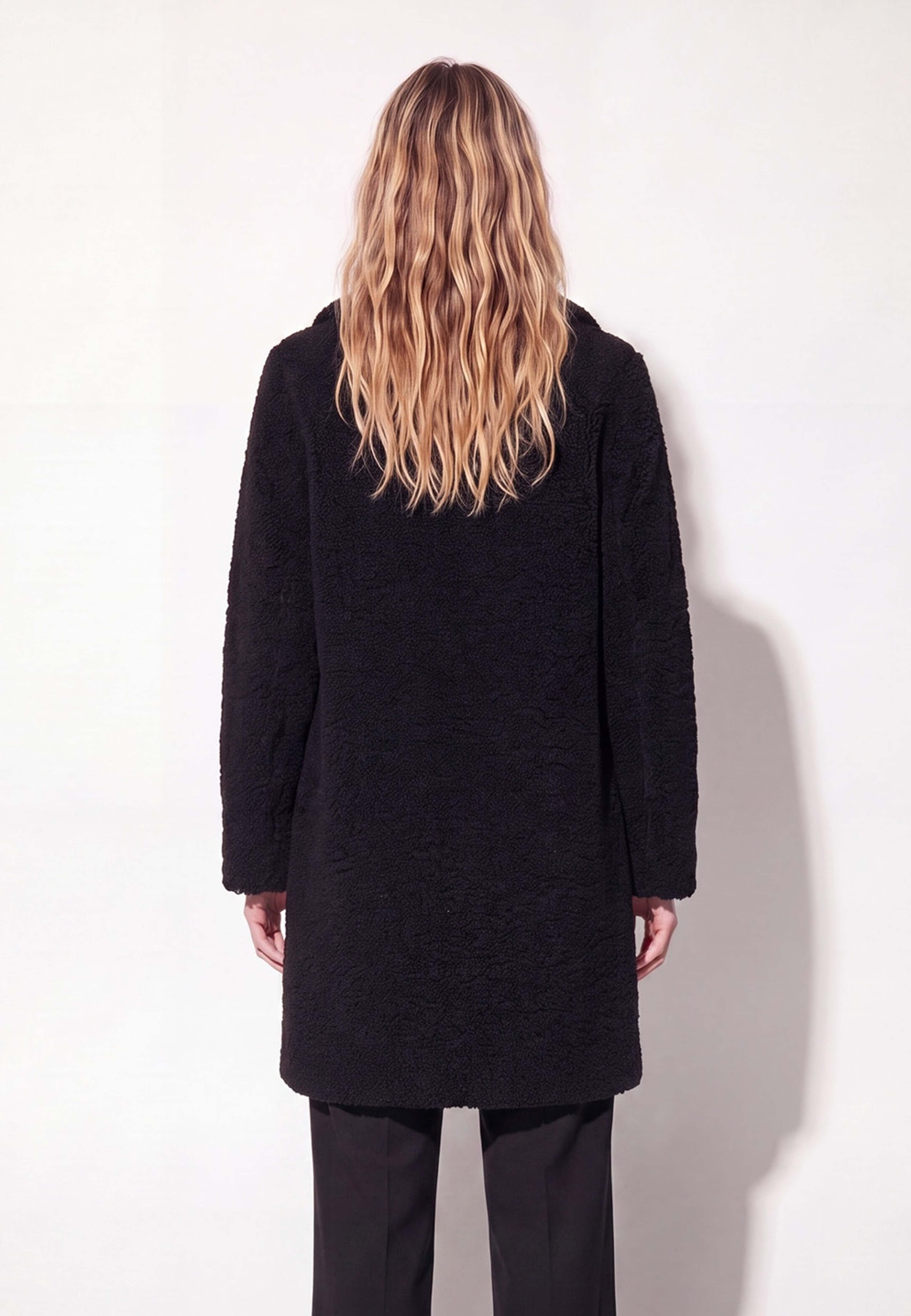 Diddi Coat, från ROCKANDBLUE, i färgen black. Klicka för att öppna bilden i stort format