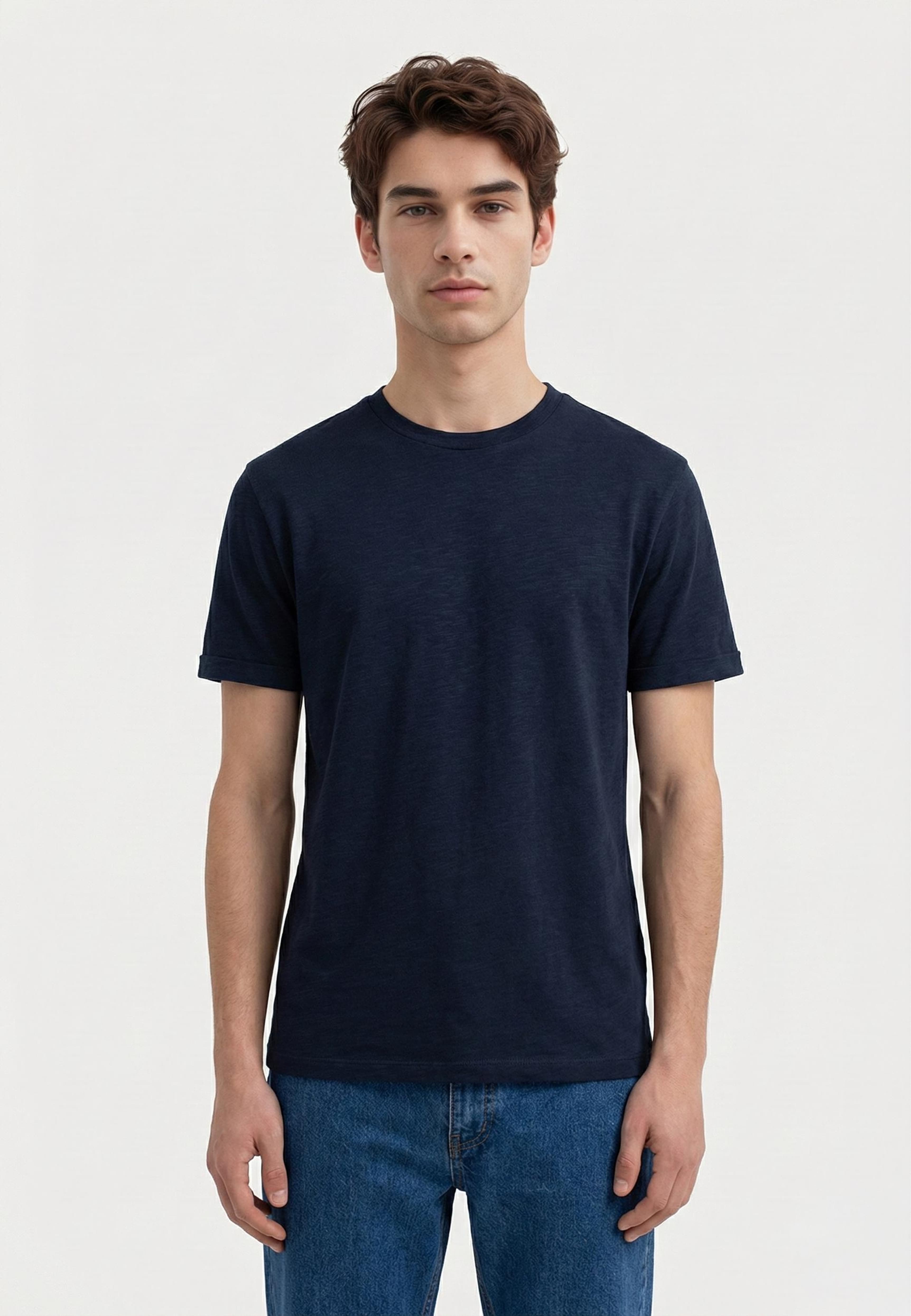 Lung Melange T-shirt, från Ciszere, i färgen dark blue. Klicka för att öppna bilden i stort format