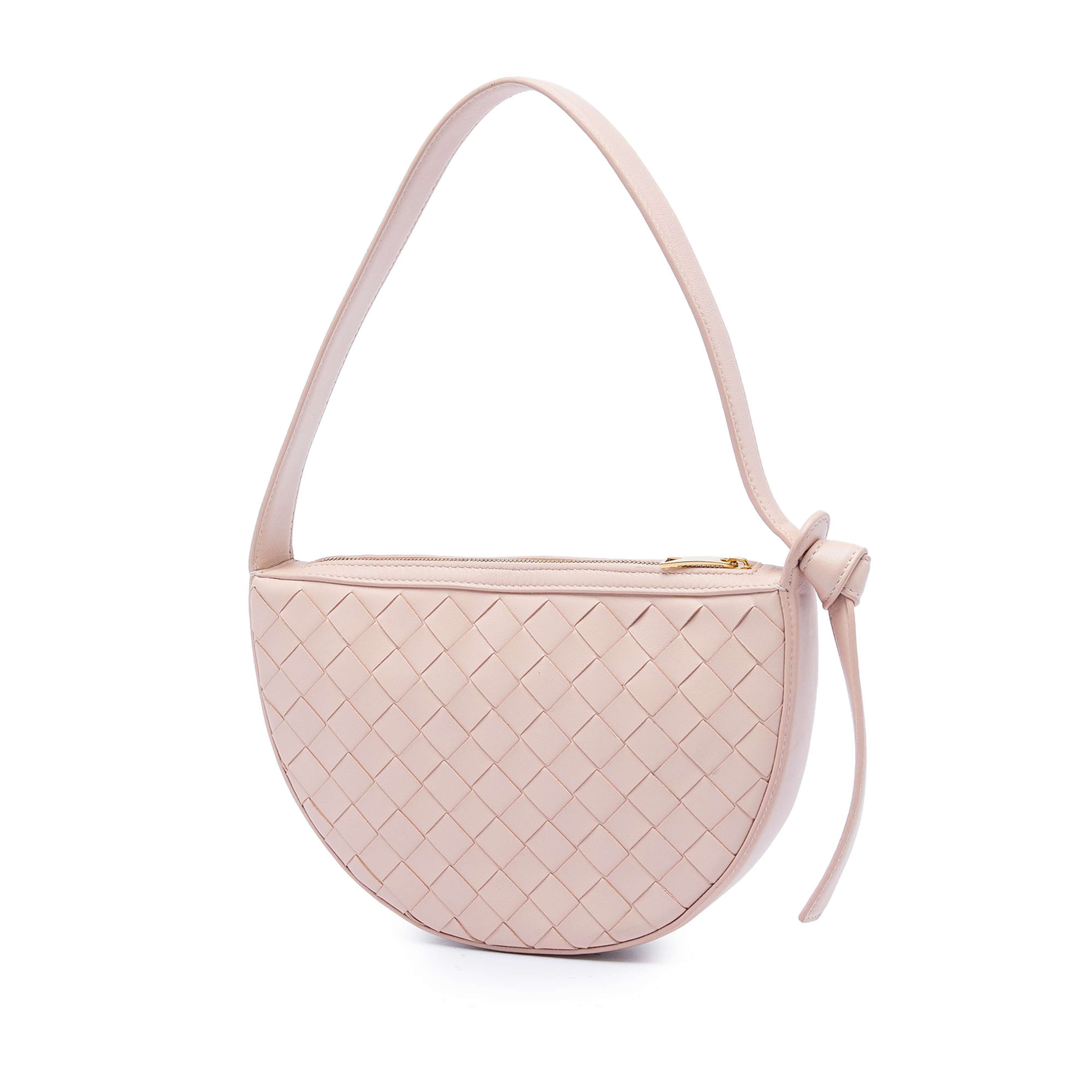 Bottega Veneta Mini Leather Intrecciato Sunrise Hobo, från Luxclusif, i färgen rosa. Klicka för att öppna bilden i stort format