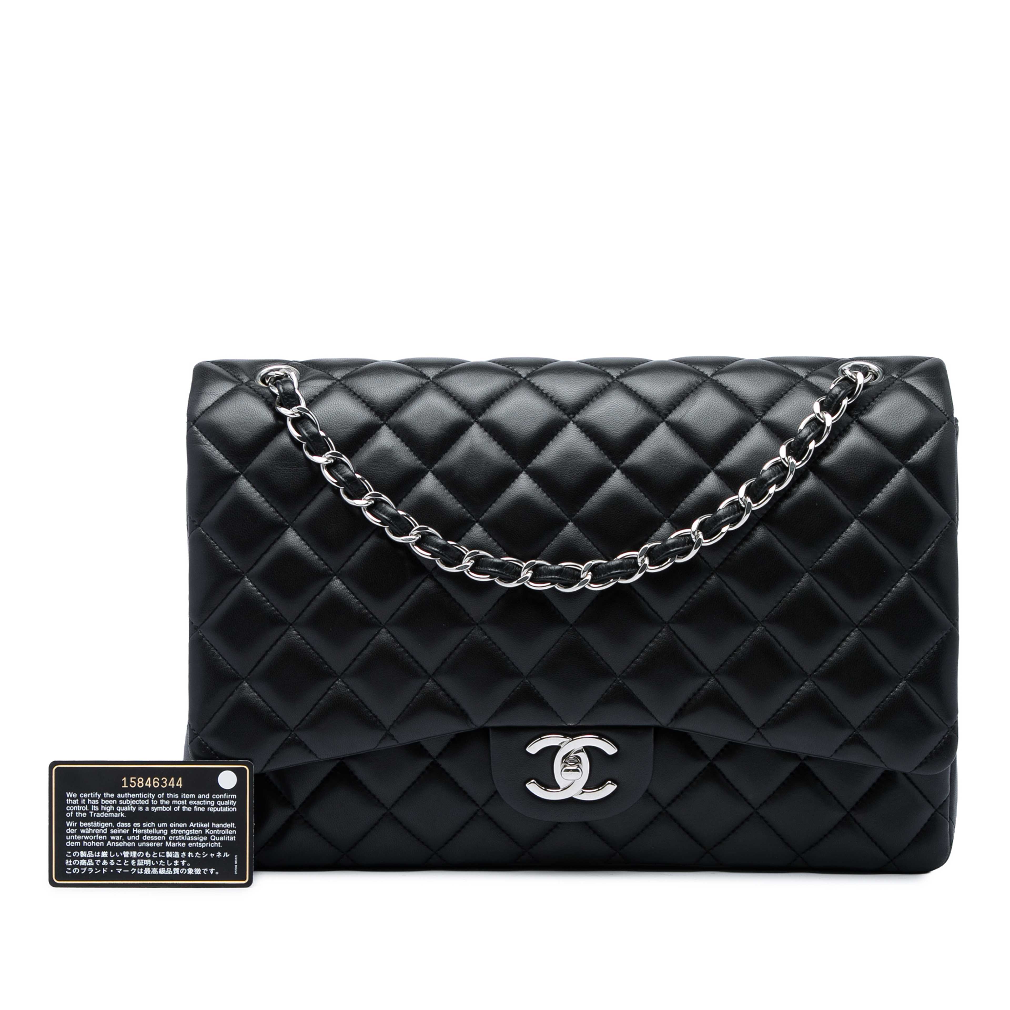 Chanel Jumbo Classic Lambskin Double Flap, från Luxclusif, i färgen svart. Klicka för att öppna bilden i stort format