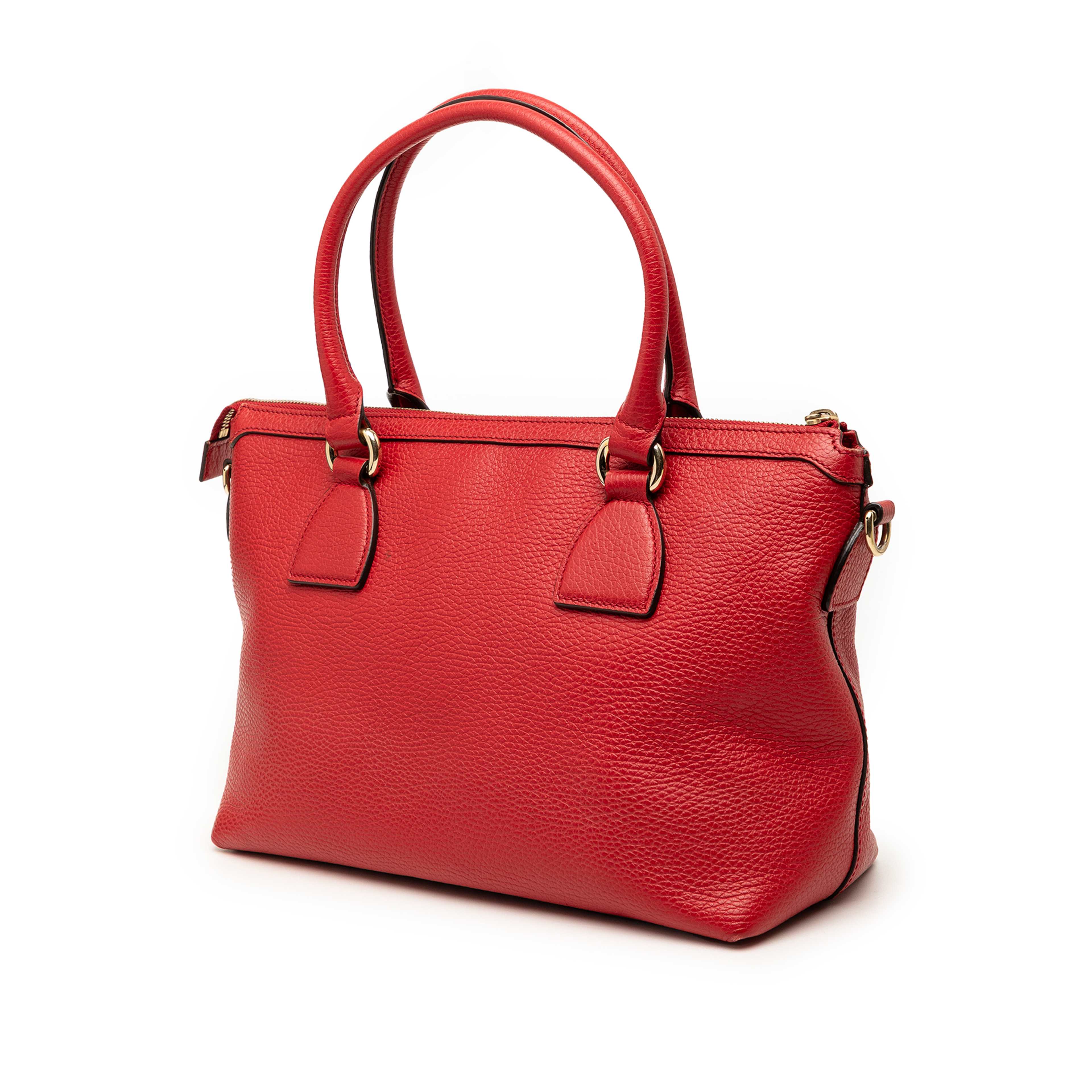 Gucci Dollar Calfskin Gg Charm Satchel, från Luxclusif, i färgen red. Klicka för att öppna bilden i stort format