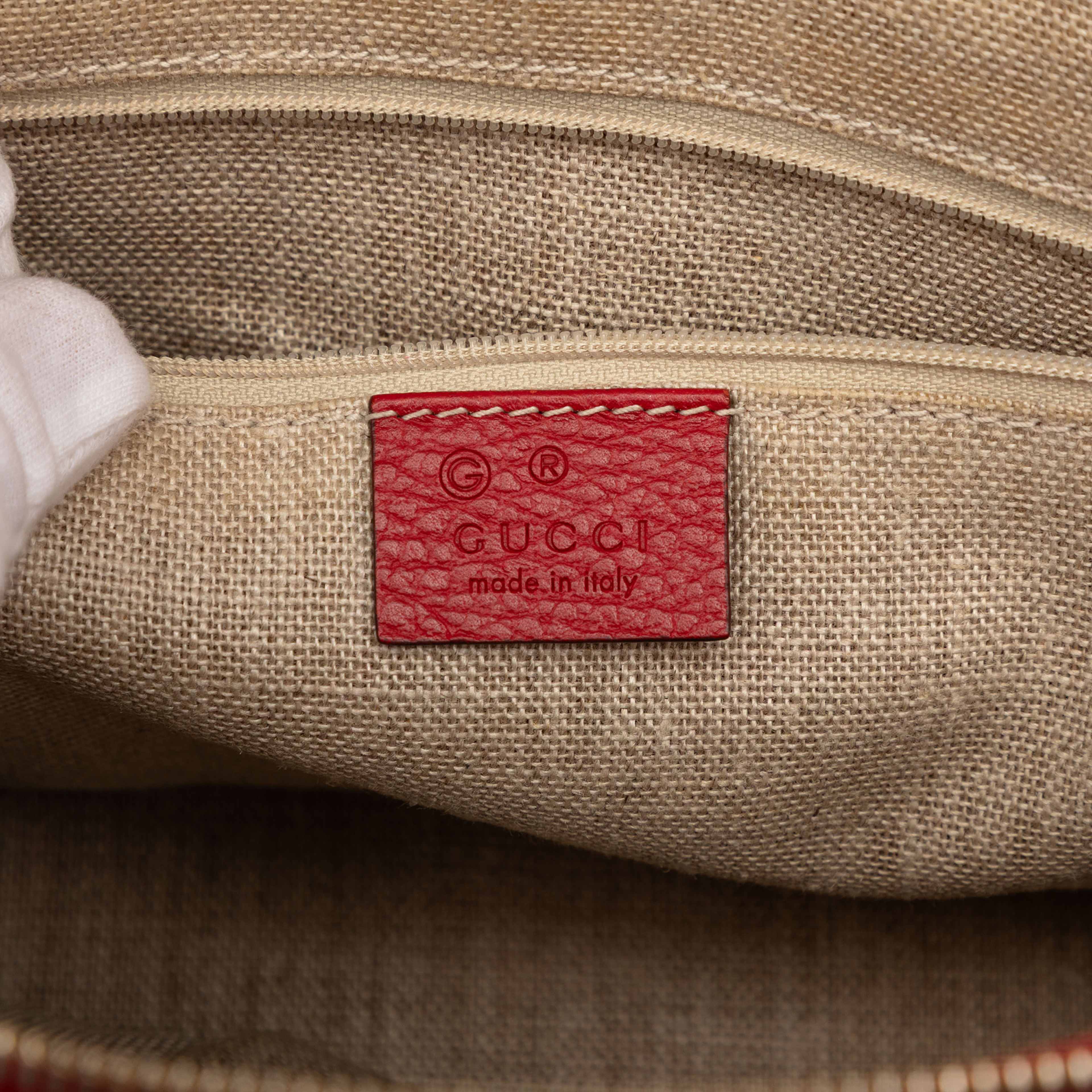 Gucci Dollar Calfskin Gg Charm Satchel, från Luxclusif, i färgen red. Klicka för att öppna bilden i stort format