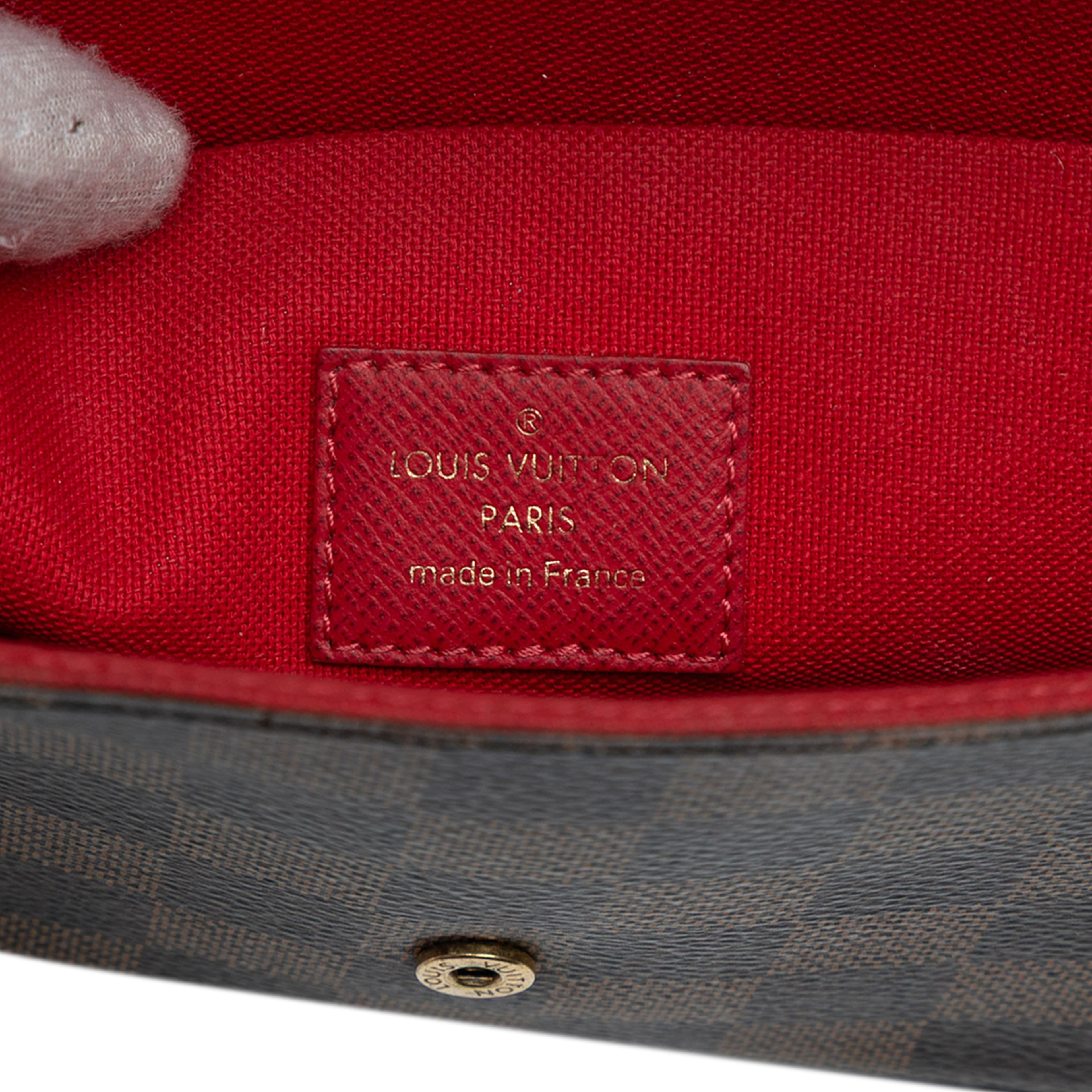 Louis Vuitton Damier Ebene Pochette Felicie, från Luxclusif, i färgen brown. Klicka för att öppna bilden i stort format