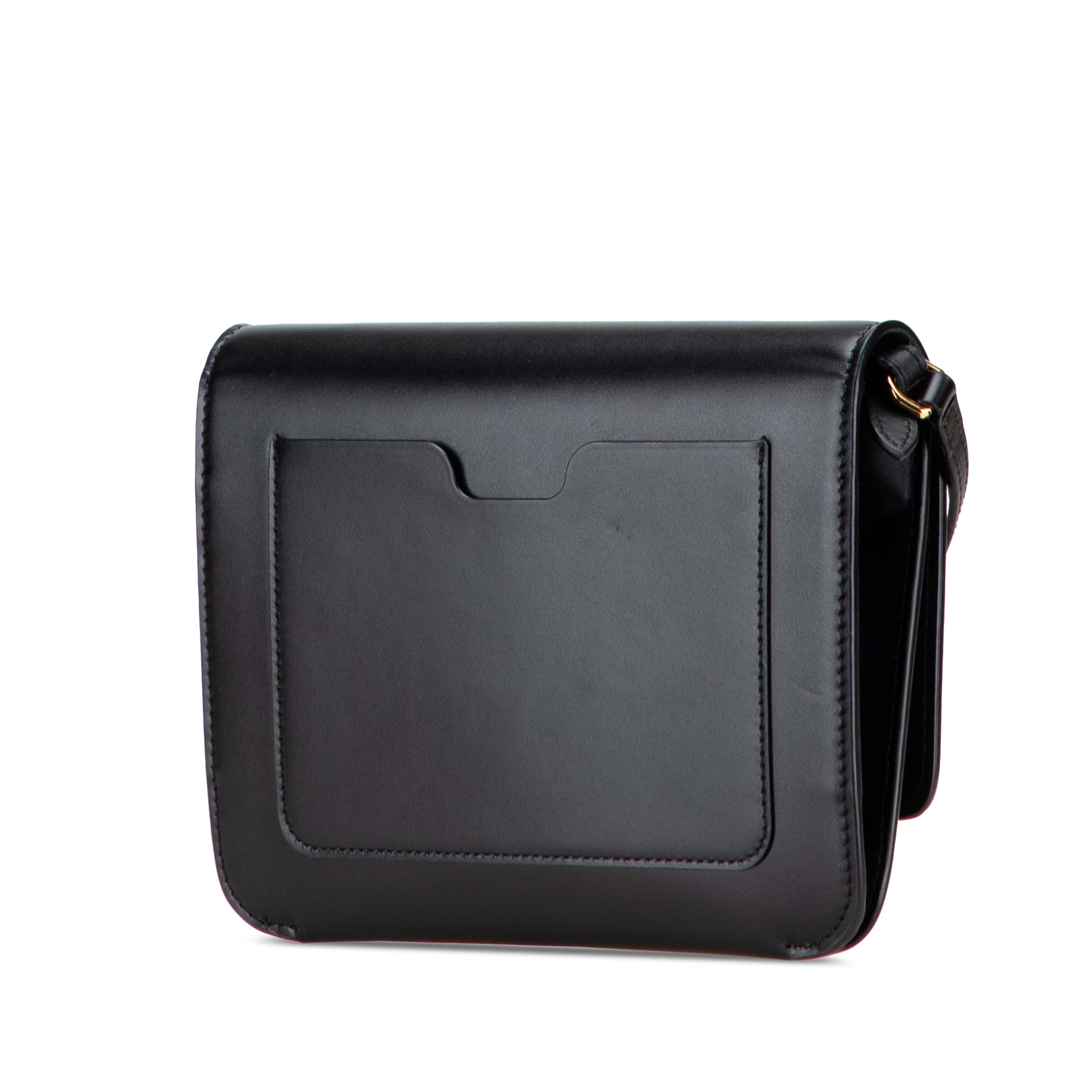 Burberry Mini Leather Tb Monogram Flat Crossbody, från Luxclusif, i färgen black. Klicka för att öppna bilden i stort format