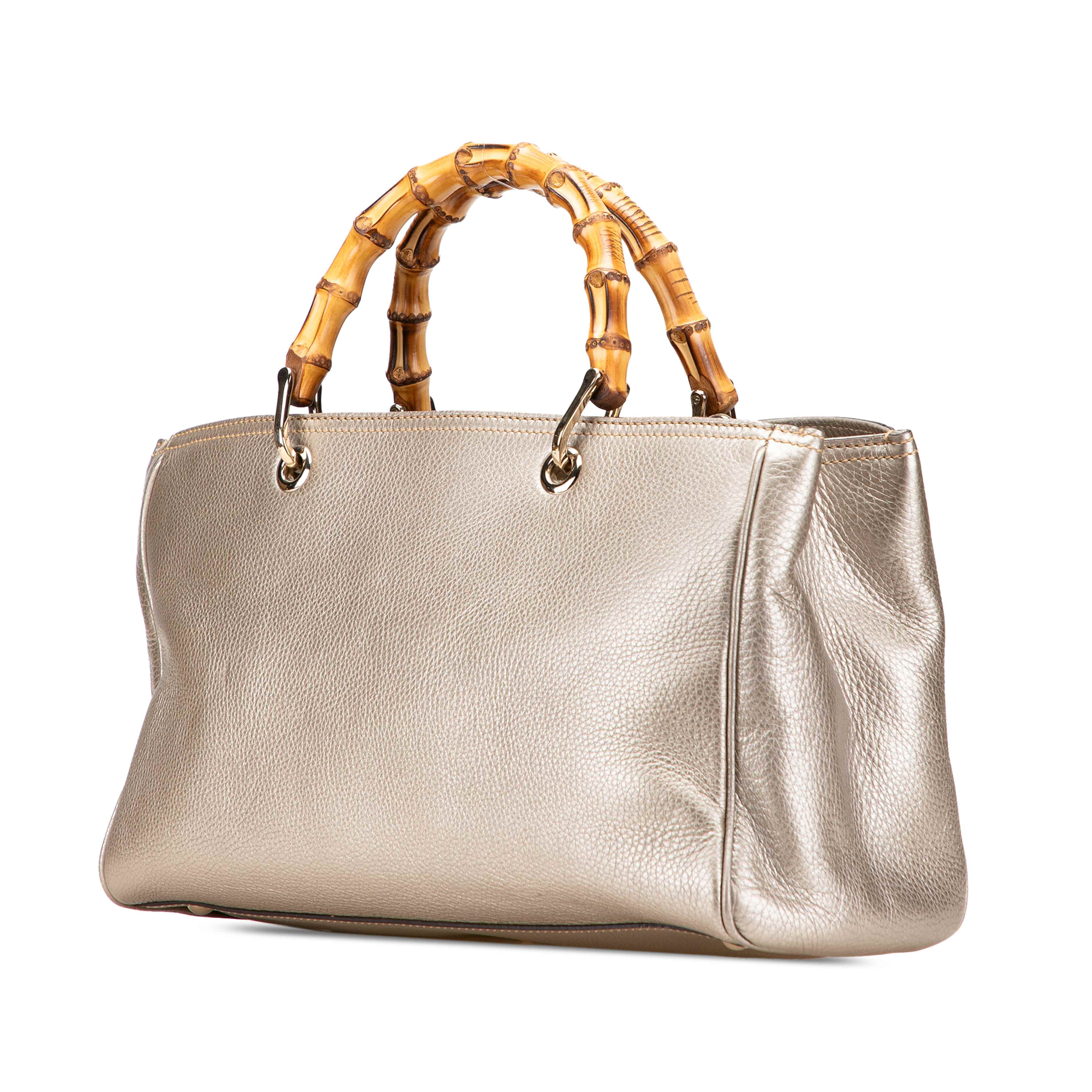 Gucci Medium Calfskin Bamboo Shopper Satchel, från Luxclusif, i färgen gold. Klicka för att öppna bilden i stort format