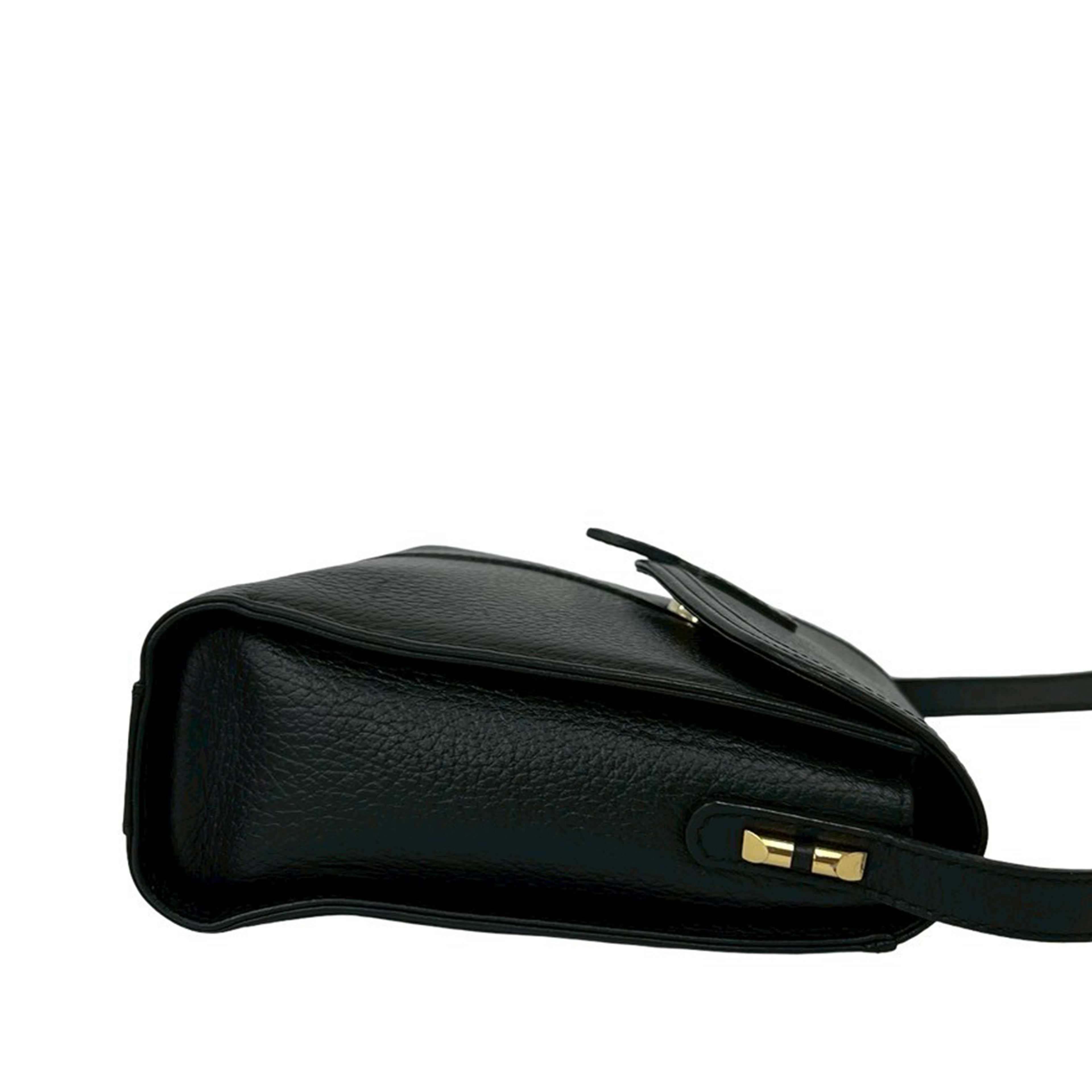 Burberry Leather Crossbody, från Luxclusif, i färgen black. Klicka för att öppna bilden i stort format