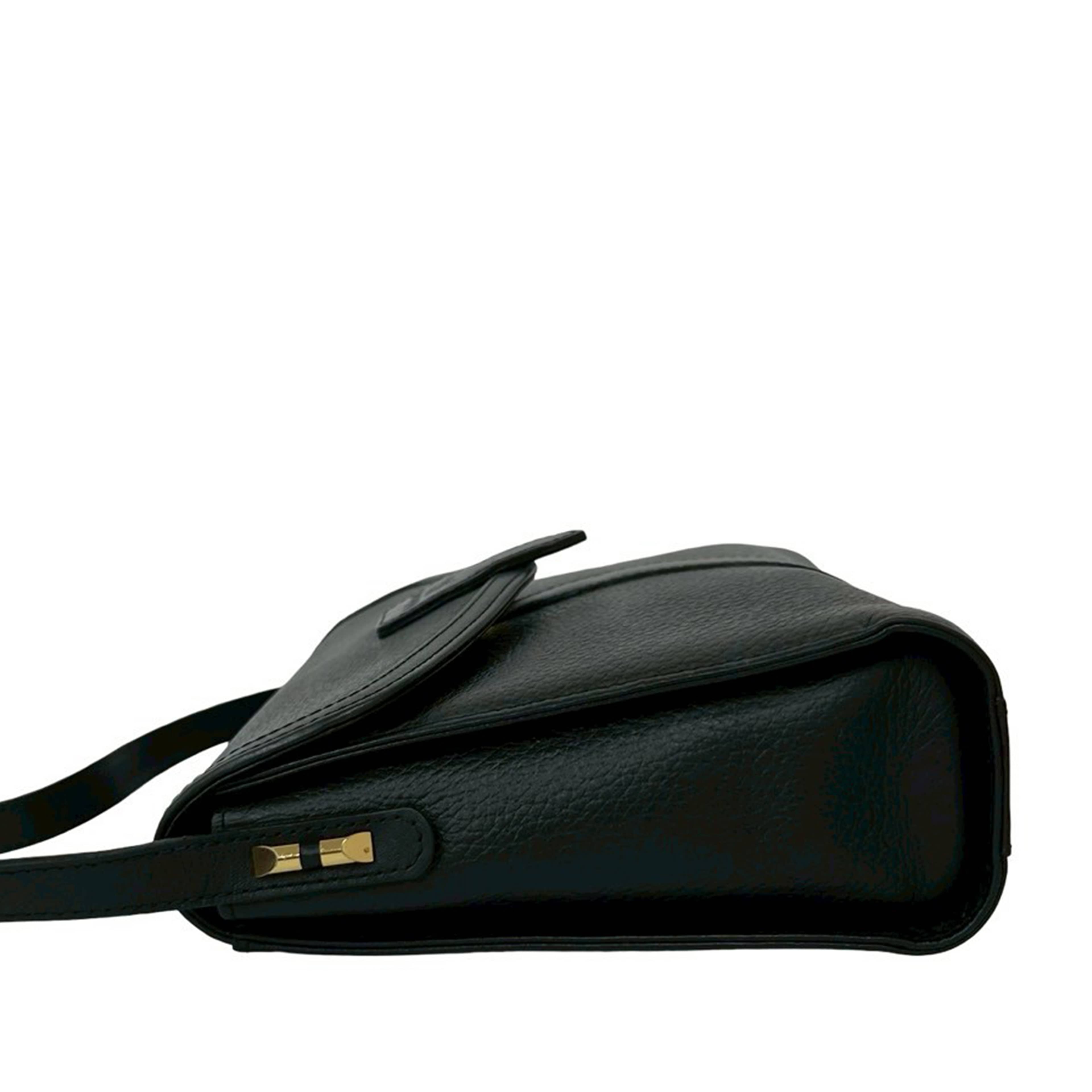 Burberry Leather Crossbody, från Luxclusif, i färgen black. Klicka för att öppna bilden i stort format
