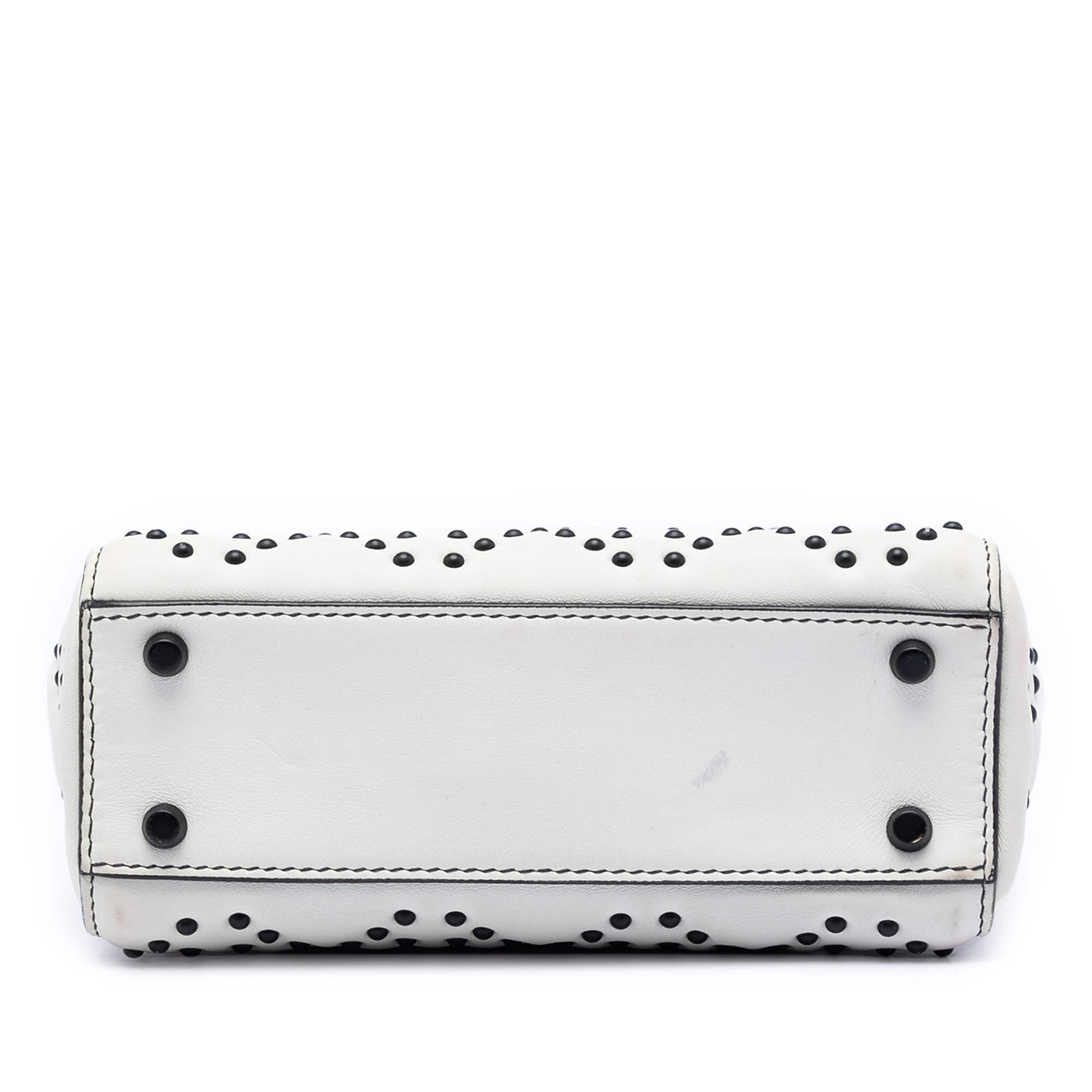 Dior Mini Ultra Matte Calfskin Cannage Studded Supple Lady Dior, från Luxclusif, i färgen svart. Klicka för att öppna bilden i stort format