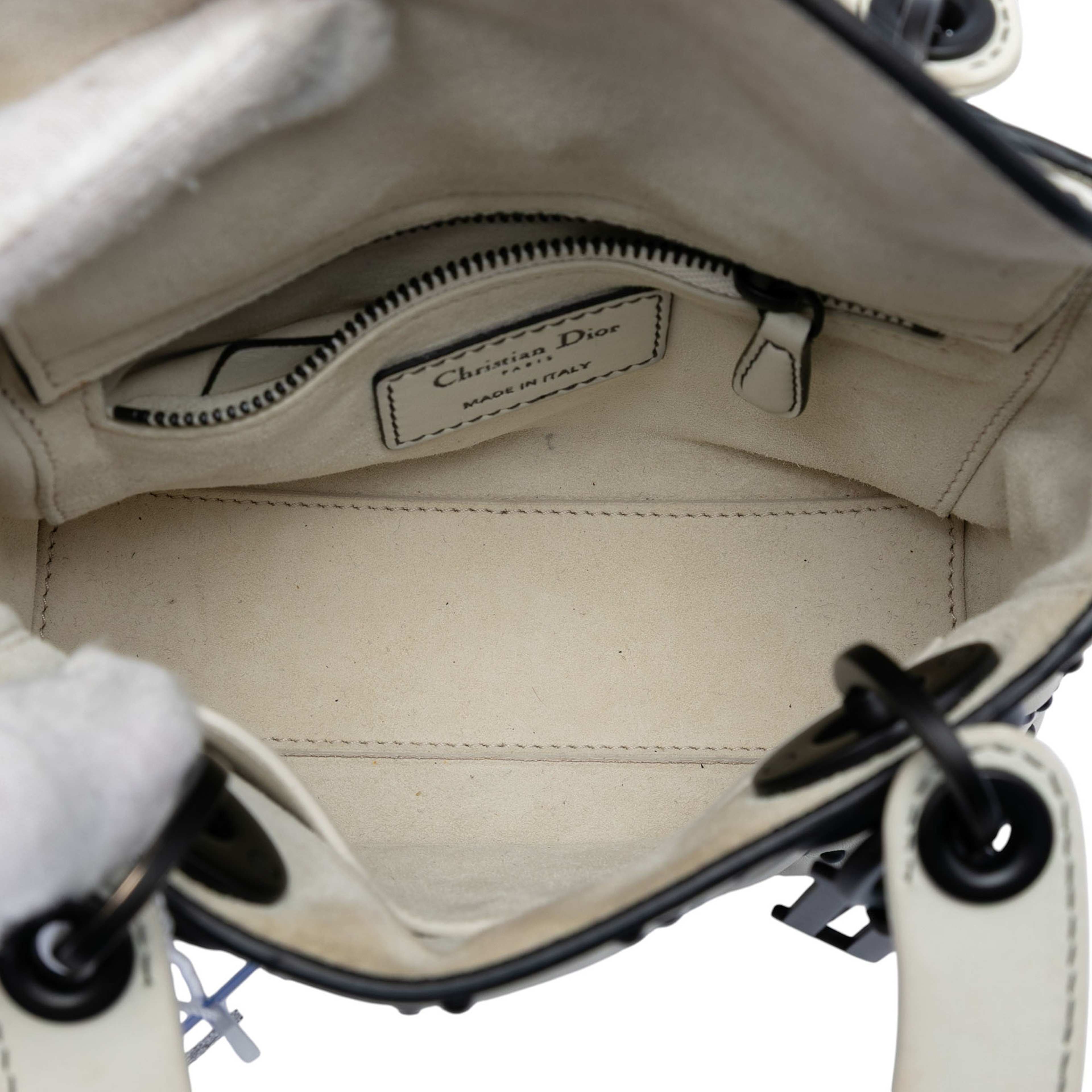 Dior Mini Ultra Matte Calfskin Cannage Studded Supple Lady Dior, från Luxclusif, i färgen white. Klicka för att öppna bilden i stort format