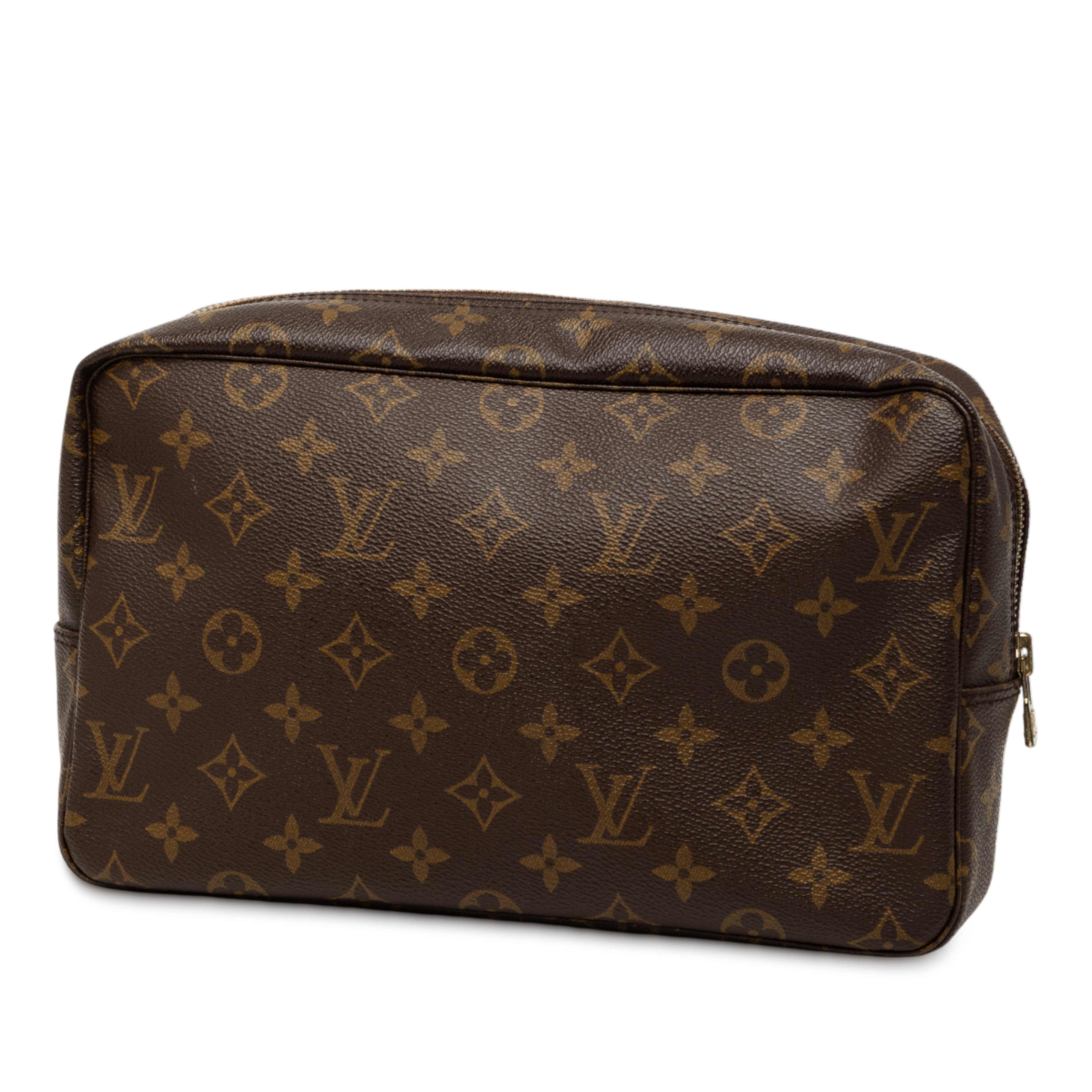 Louis Vuitton Monogram Trousse Toilette 28, från Luxclusif, i färgen brun. Klicka för att öppna bilden i stort format