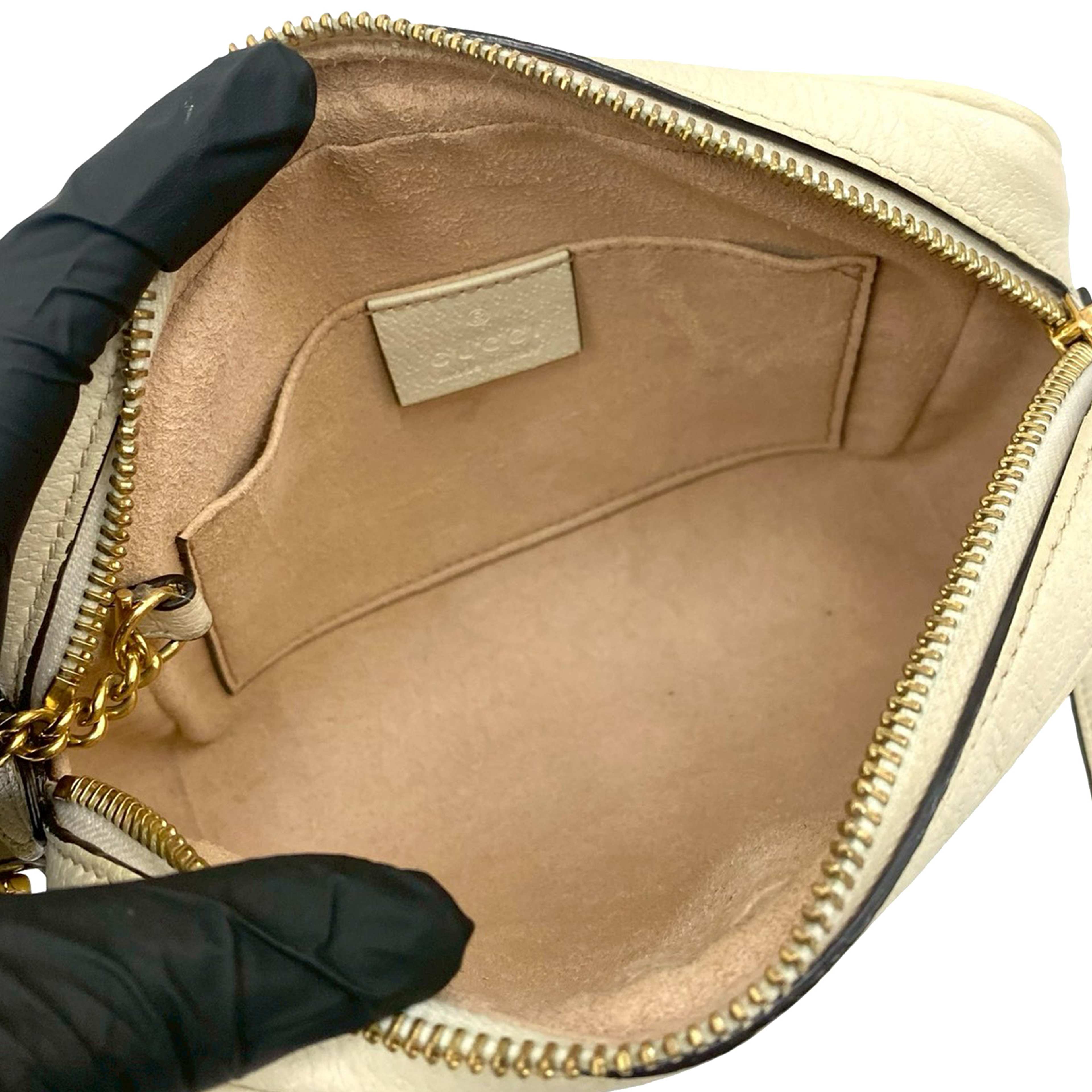 Gucci Mini Leather Ophidia Crossbody, från Luxclusif, i färgen white. Klicka för att öppna bilden i stort format