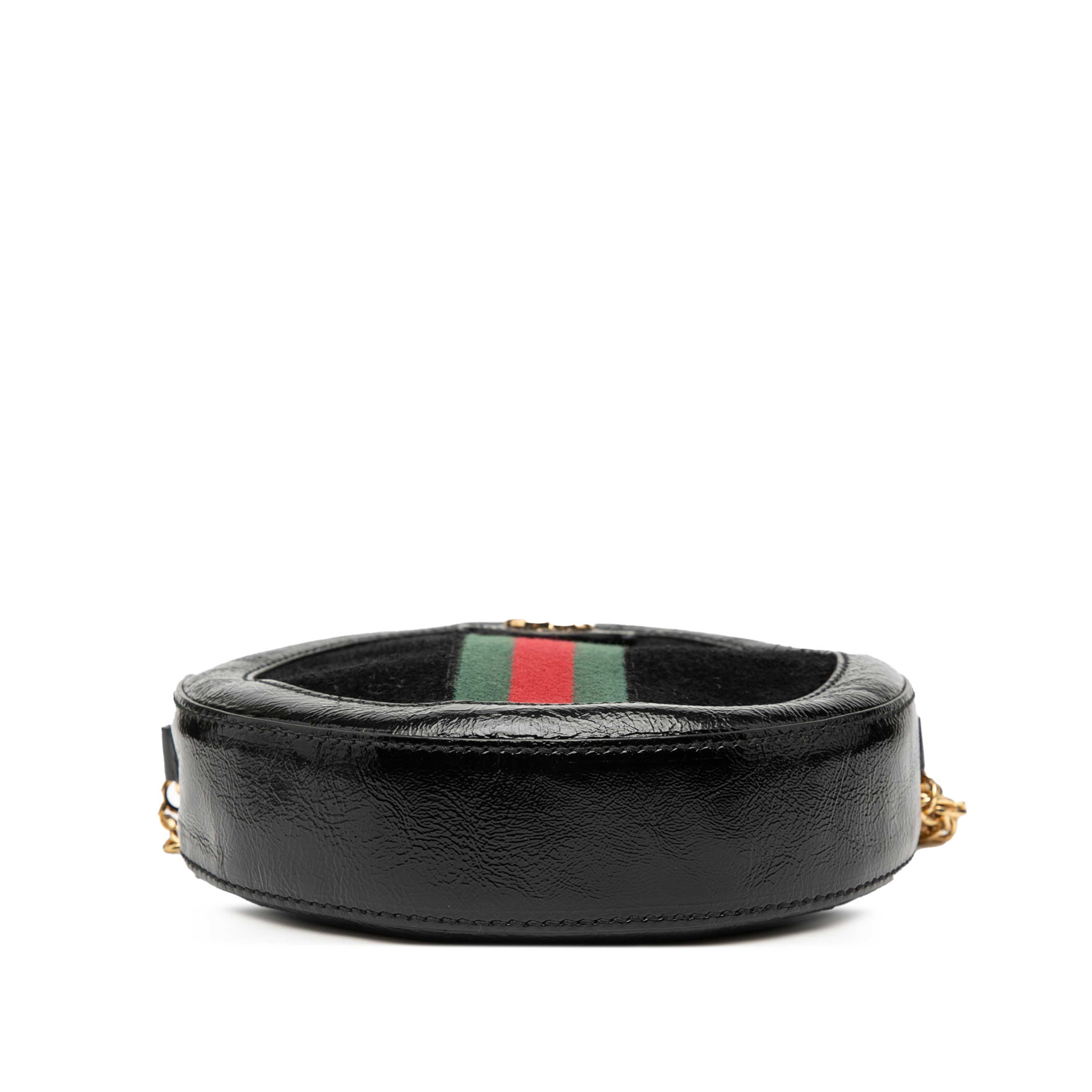 Gucci Mini Suede Ophidia Round Crossbody, från Luxclusif, i färgen black. Klicka för att öppna bilden i stort format