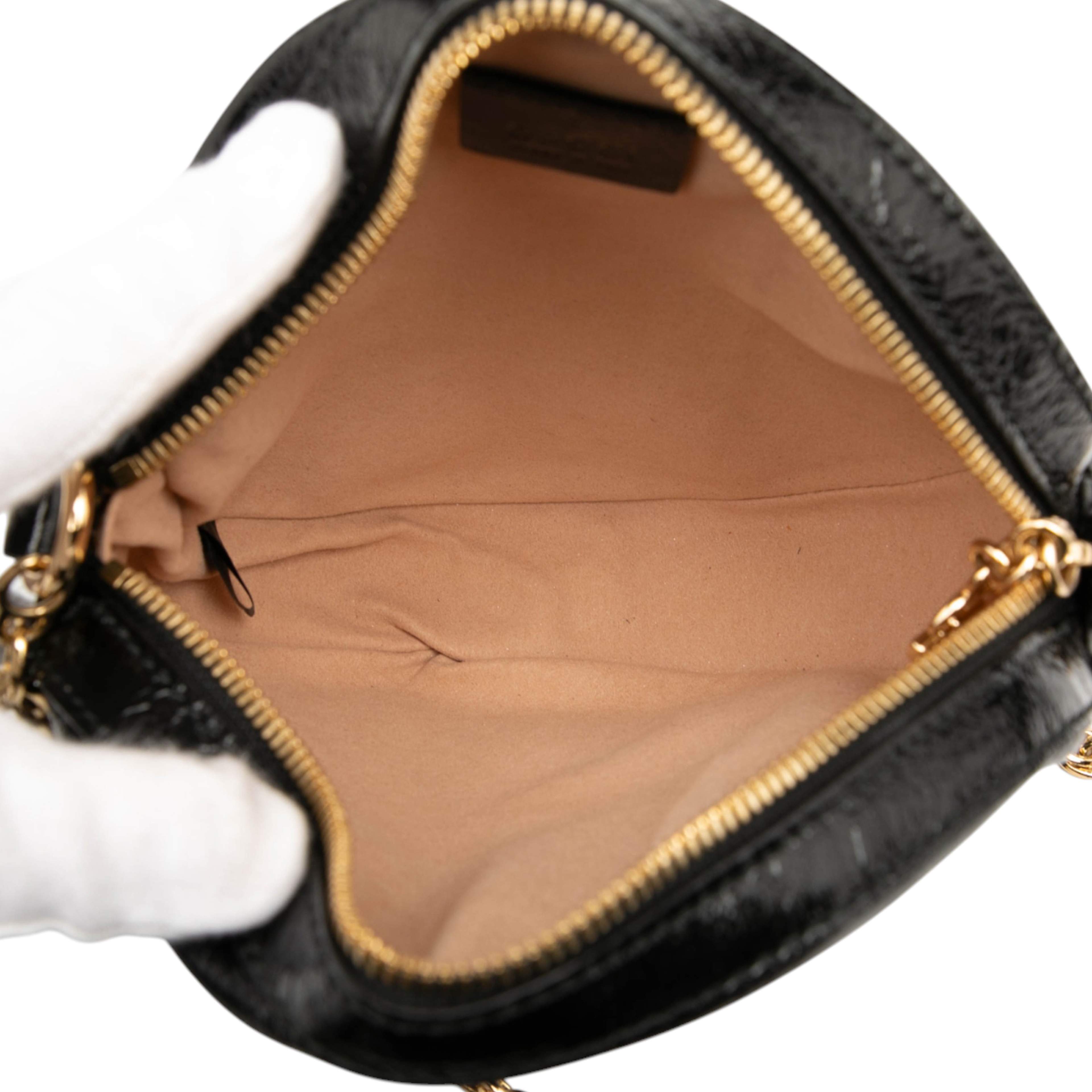 Gucci Mini Suede Ophidia Round Crossbody, från Luxclusif, i färgen black. Klicka för att öppna bilden i stort format