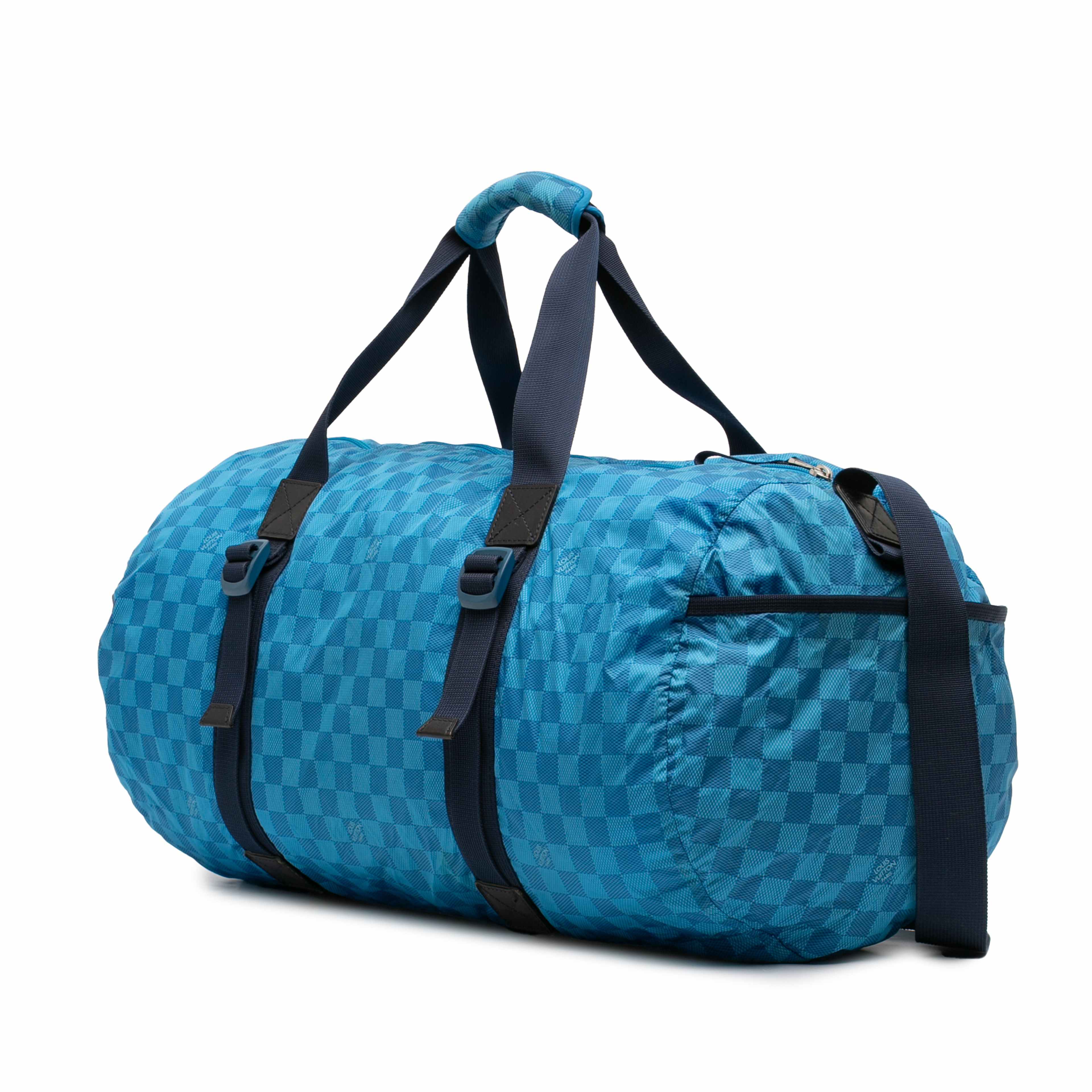 Louis Vuitton Damier Aventure Practical Bag, från Luxclusif, i färgen blue. Klicka för att öppna bilden i stort format
