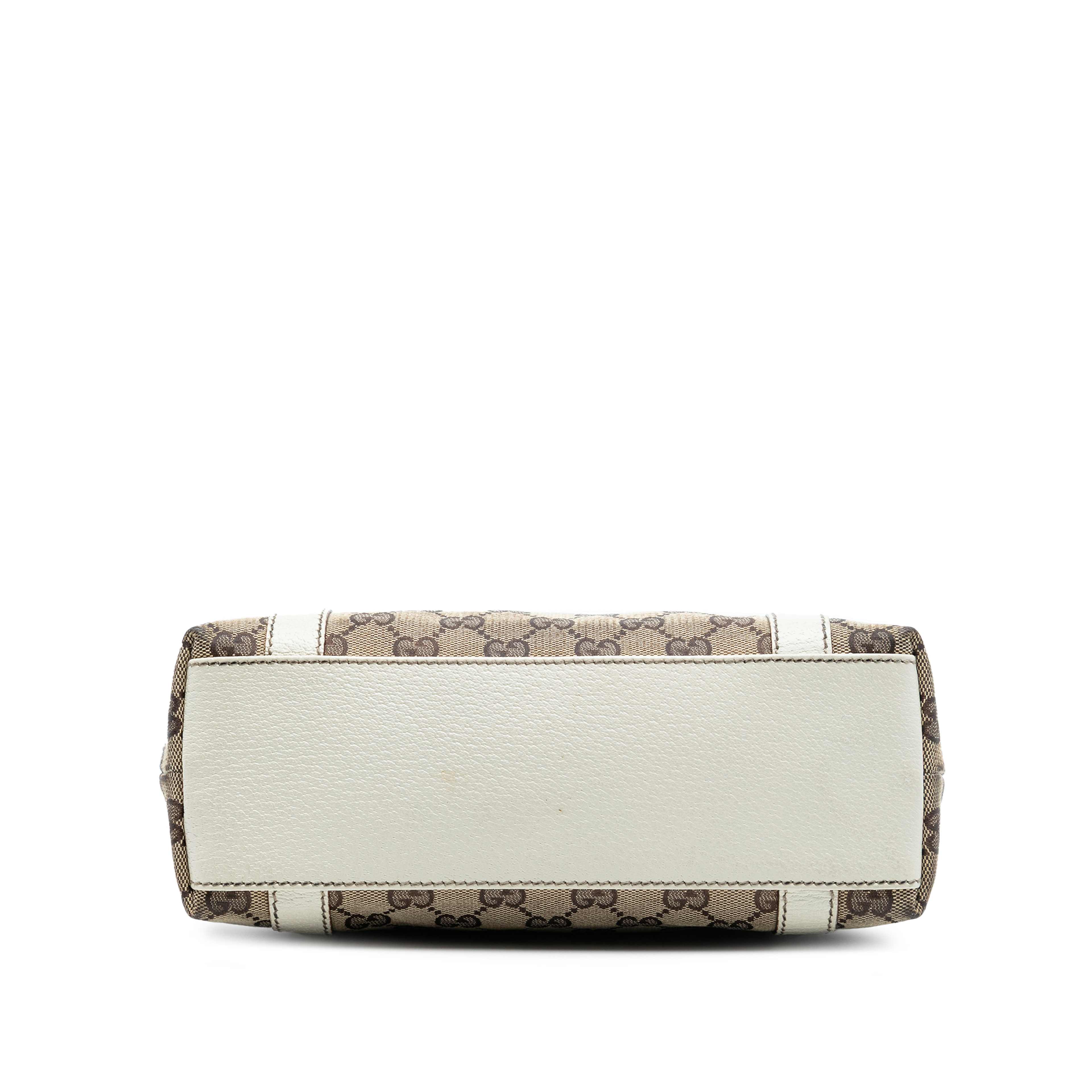 Gucci Gg Canvas Shoulder Bag, från Luxclusif, i färgen beige. Klicka för att öppna bilden i stort format