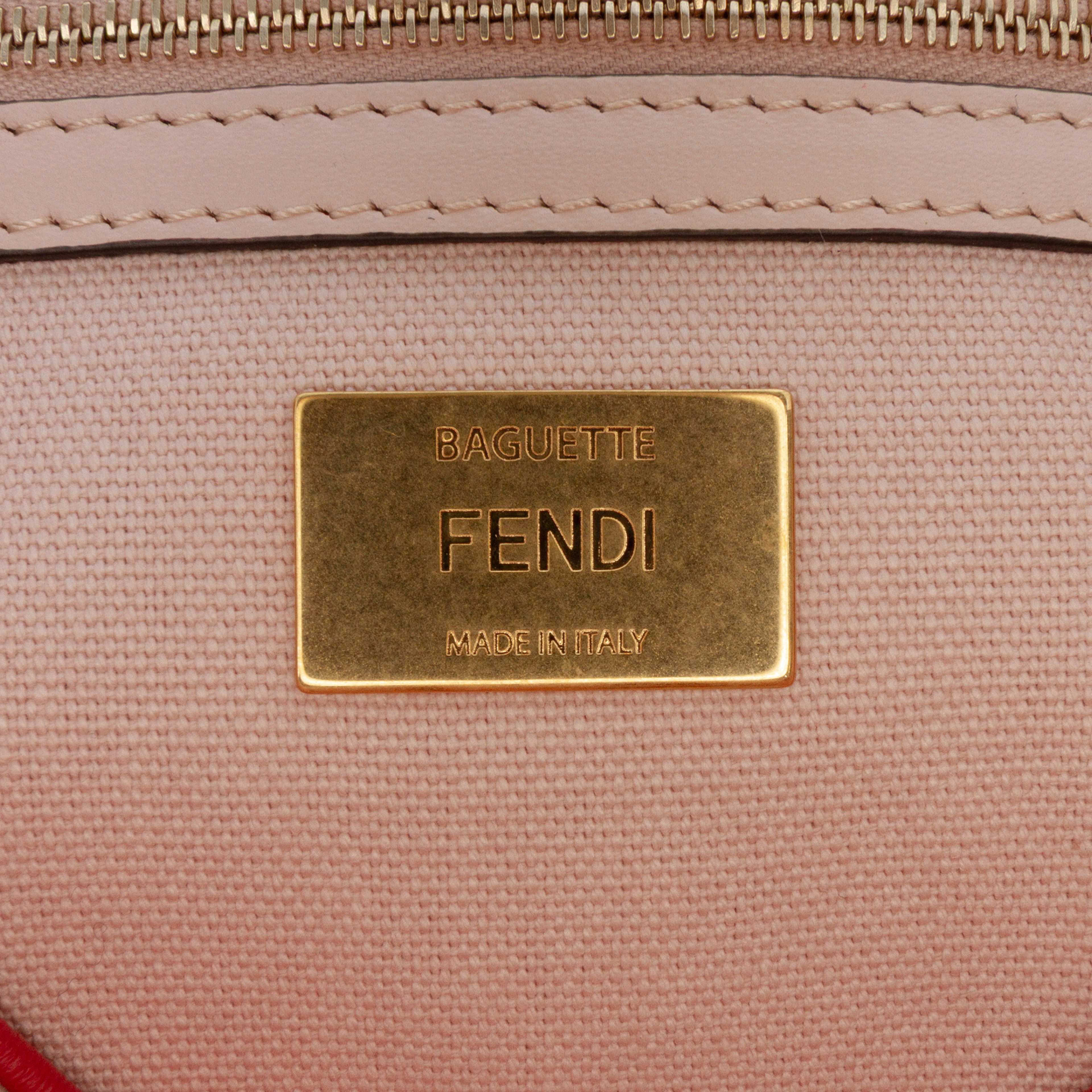Fendi Zucca Embroidered Canvas Baguette Satchel, från Luxclusif, i färgen pink. Klicka för att öppna bilden i stort format