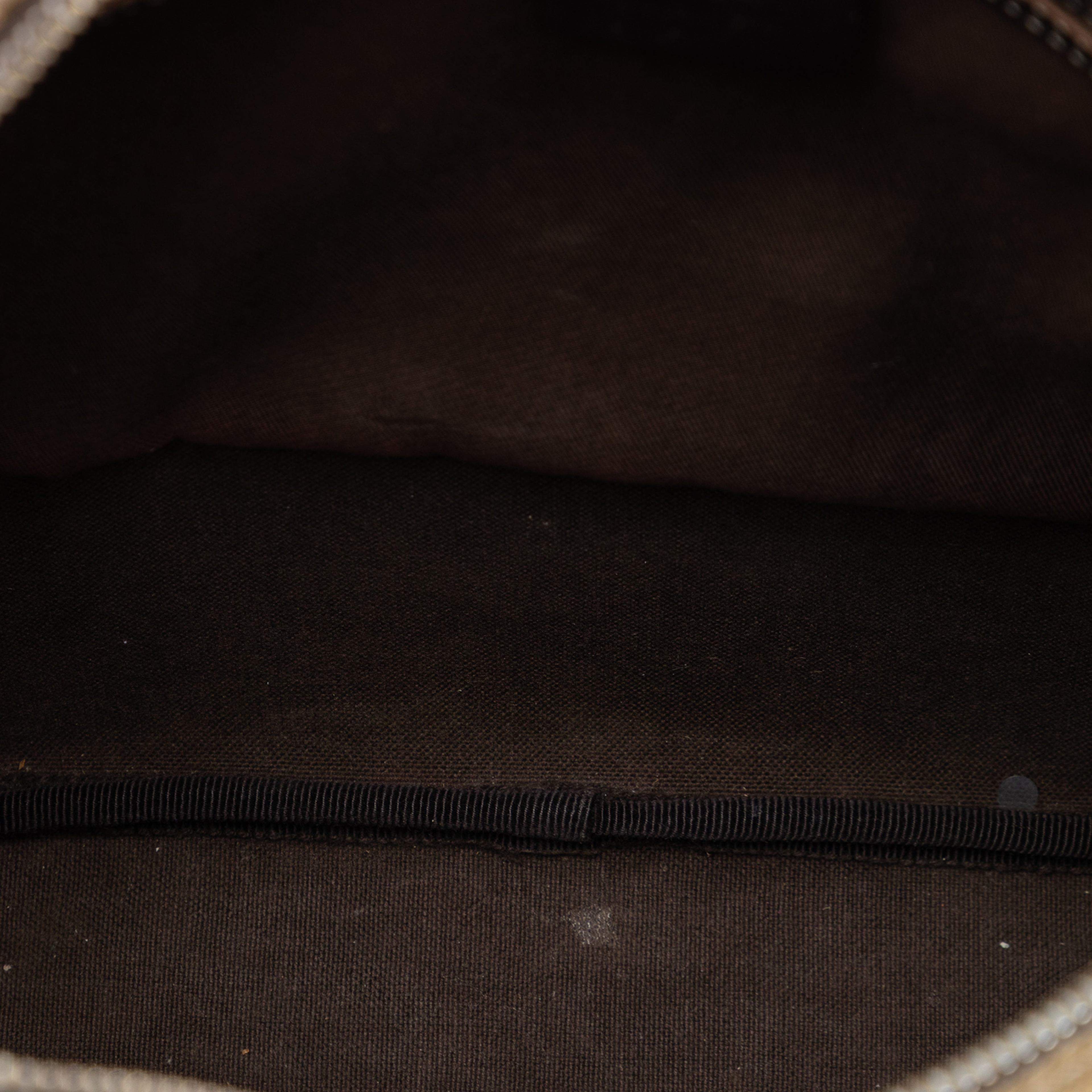 Gucci Gg Supreme Crossbody, från Luxclusif, i färgen beige. Klicka för att öppna bilden i stort format