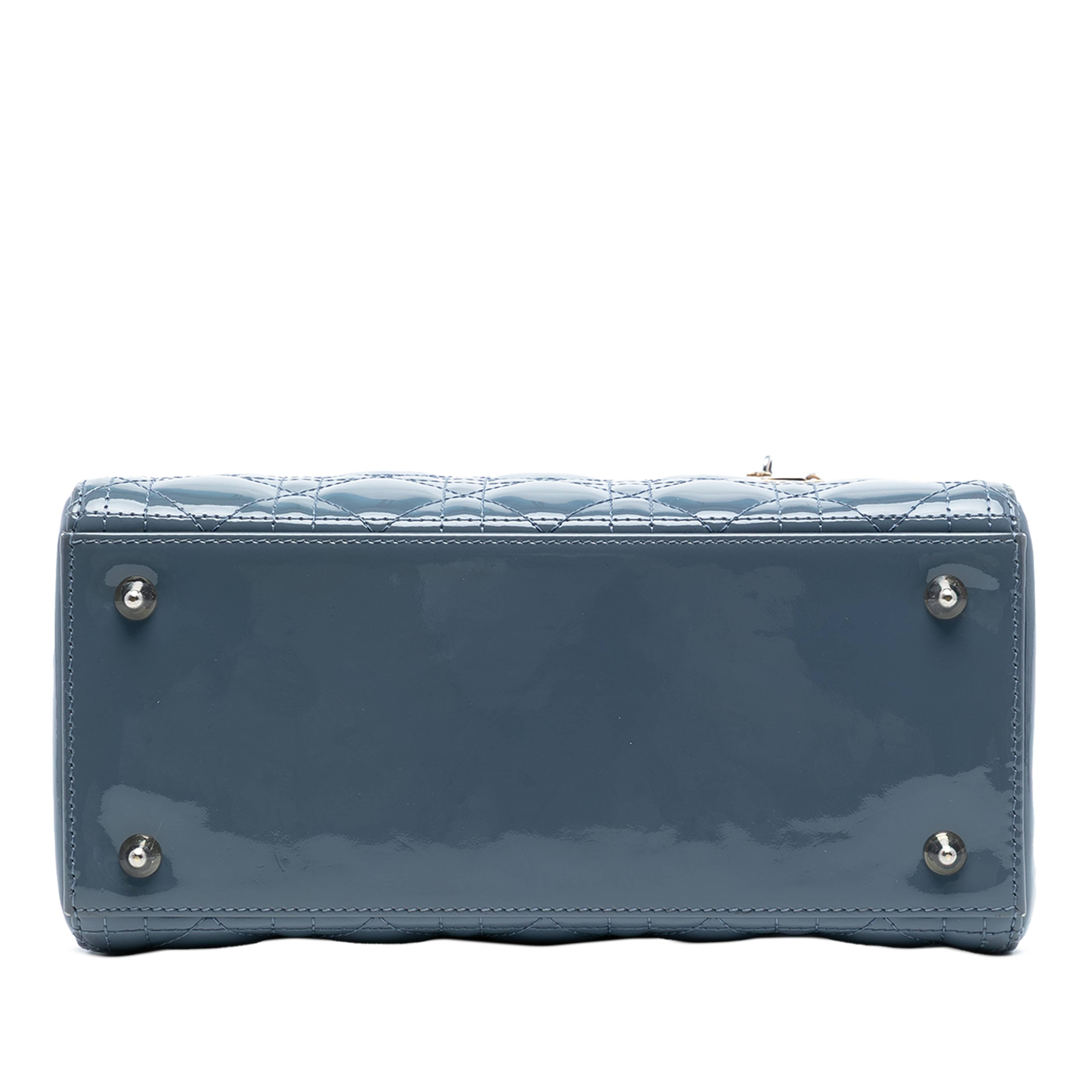 Dior Medium Patent Cannage Lady Dior, från Luxclusif, i färgen denim. Klicka för att öppna bilden i stort format